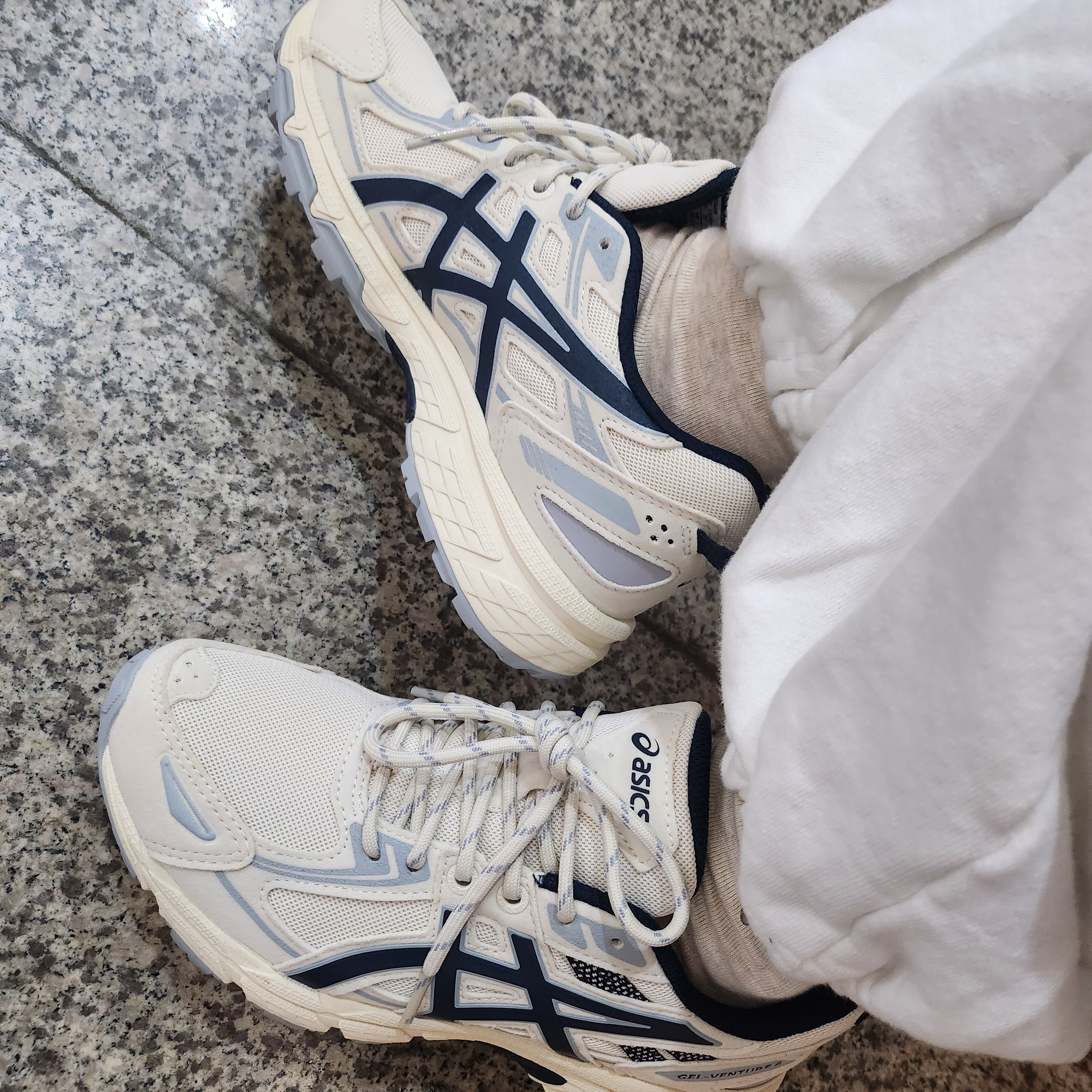 Asics Gel-Venture 6 SPS Birch French Blue 착용 스타일