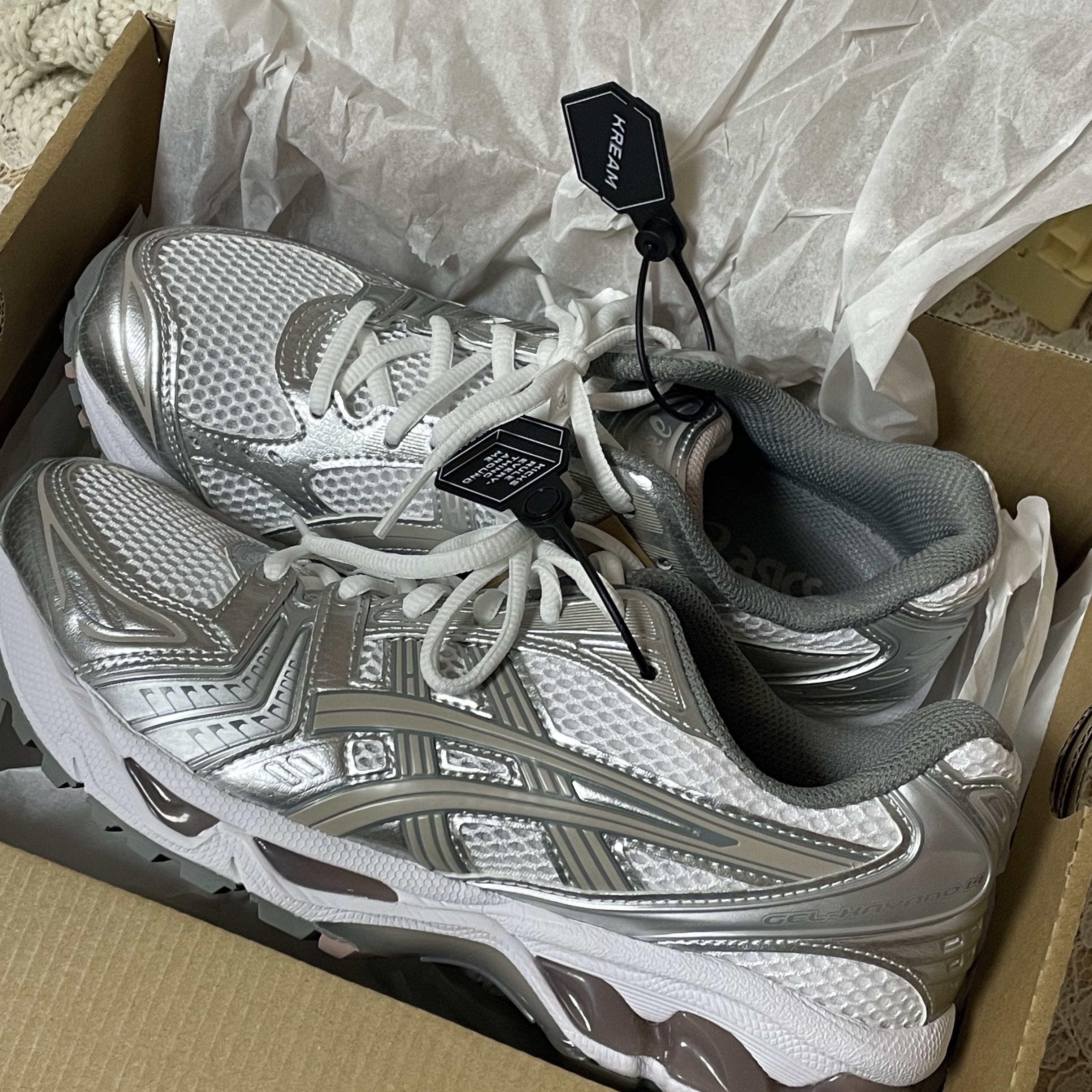(W) Asics Gel-Kayano 14 White Moonrock 착용 스타일