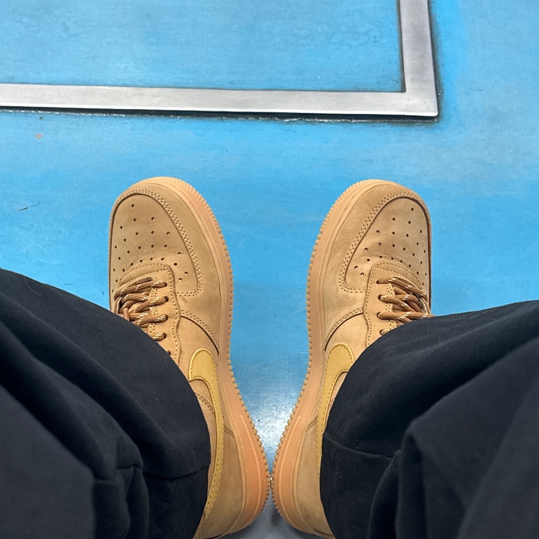 Nike Air Force 1 '07 WB Flax 착용 스타일