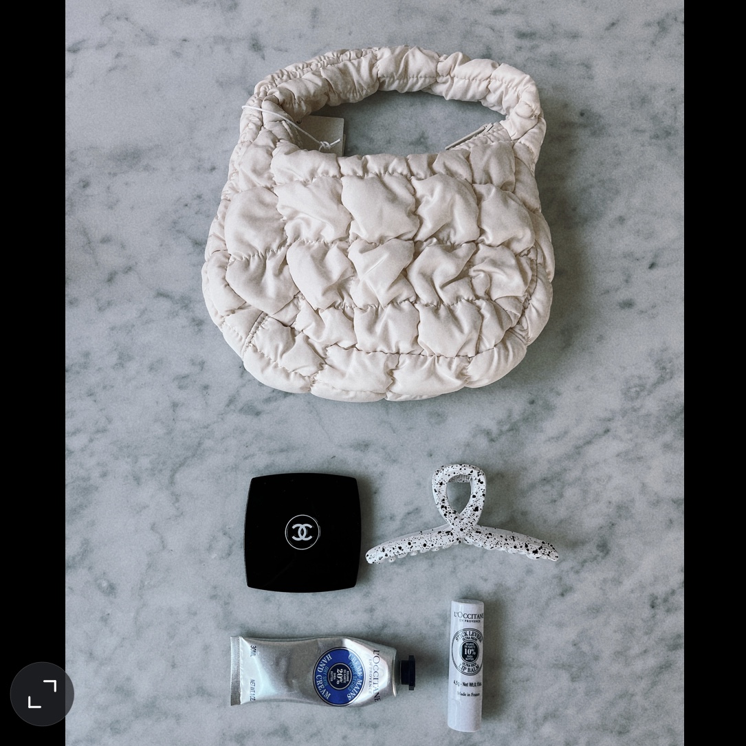 COS Quilted Micro Bag Off White 착용 스타일