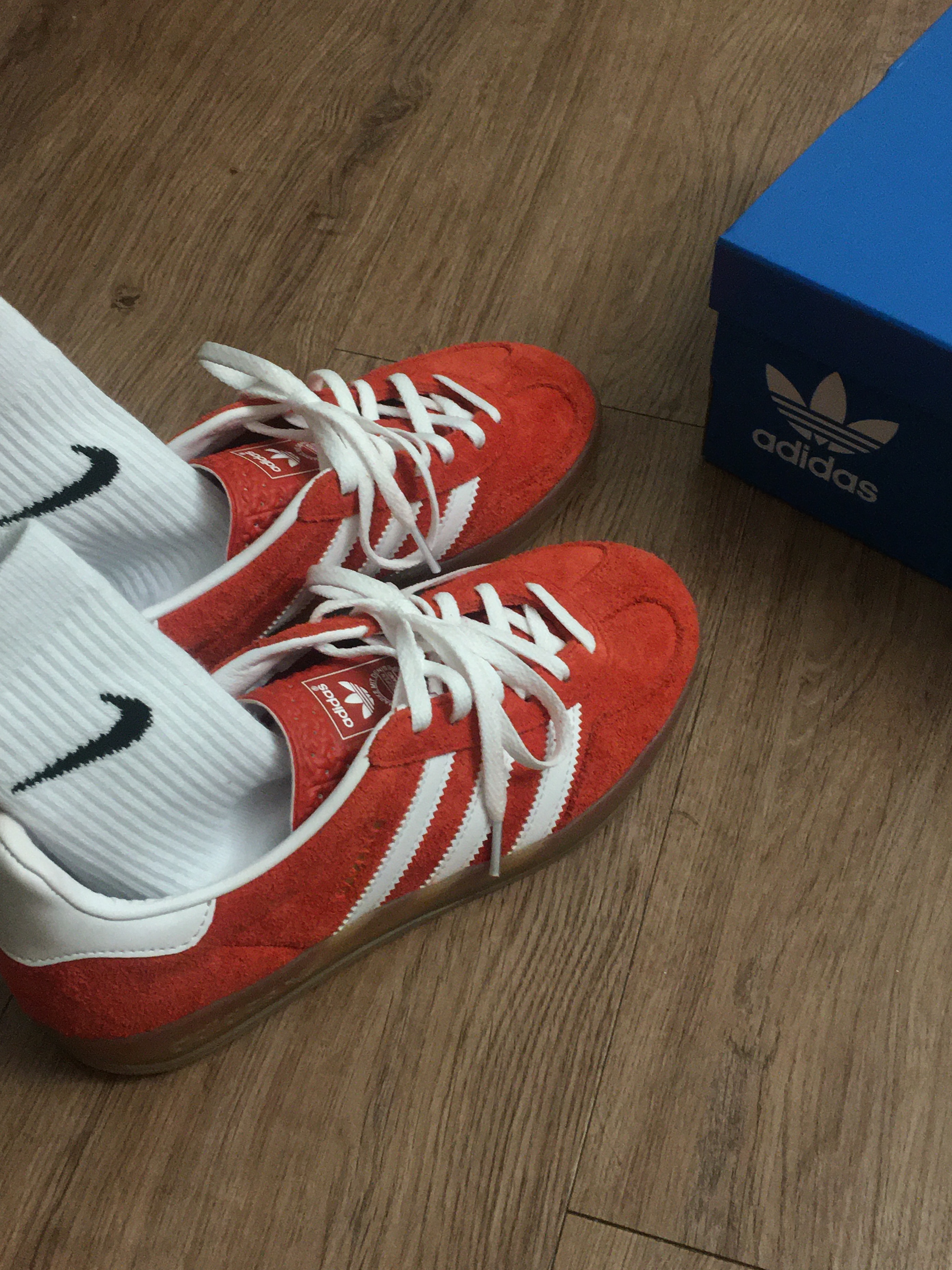 (W) Adidas Gazelle Indoor Bold Orange Cloud White 착용 스타일 - 2