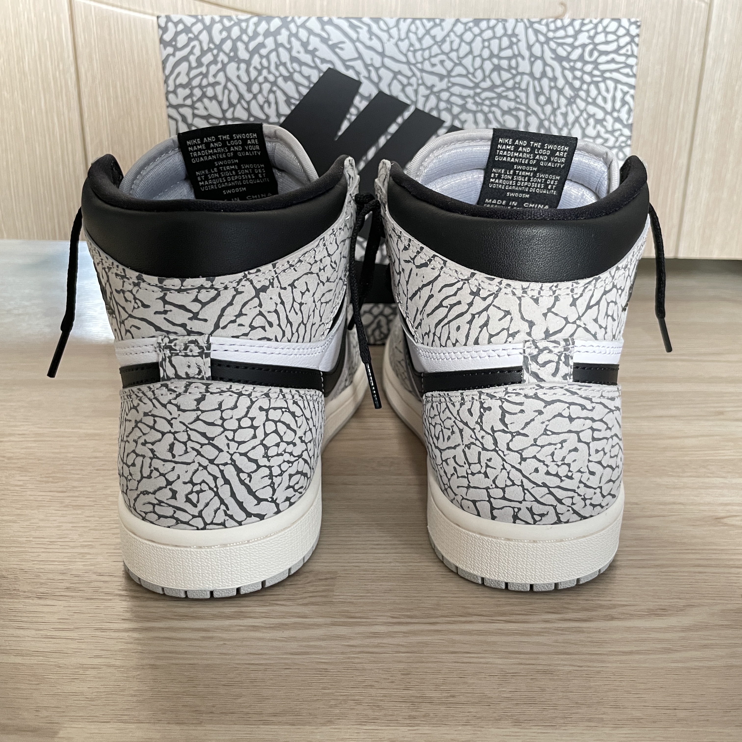 Jordan 1 Retro High OG White Cement 착용 스타일 - 3