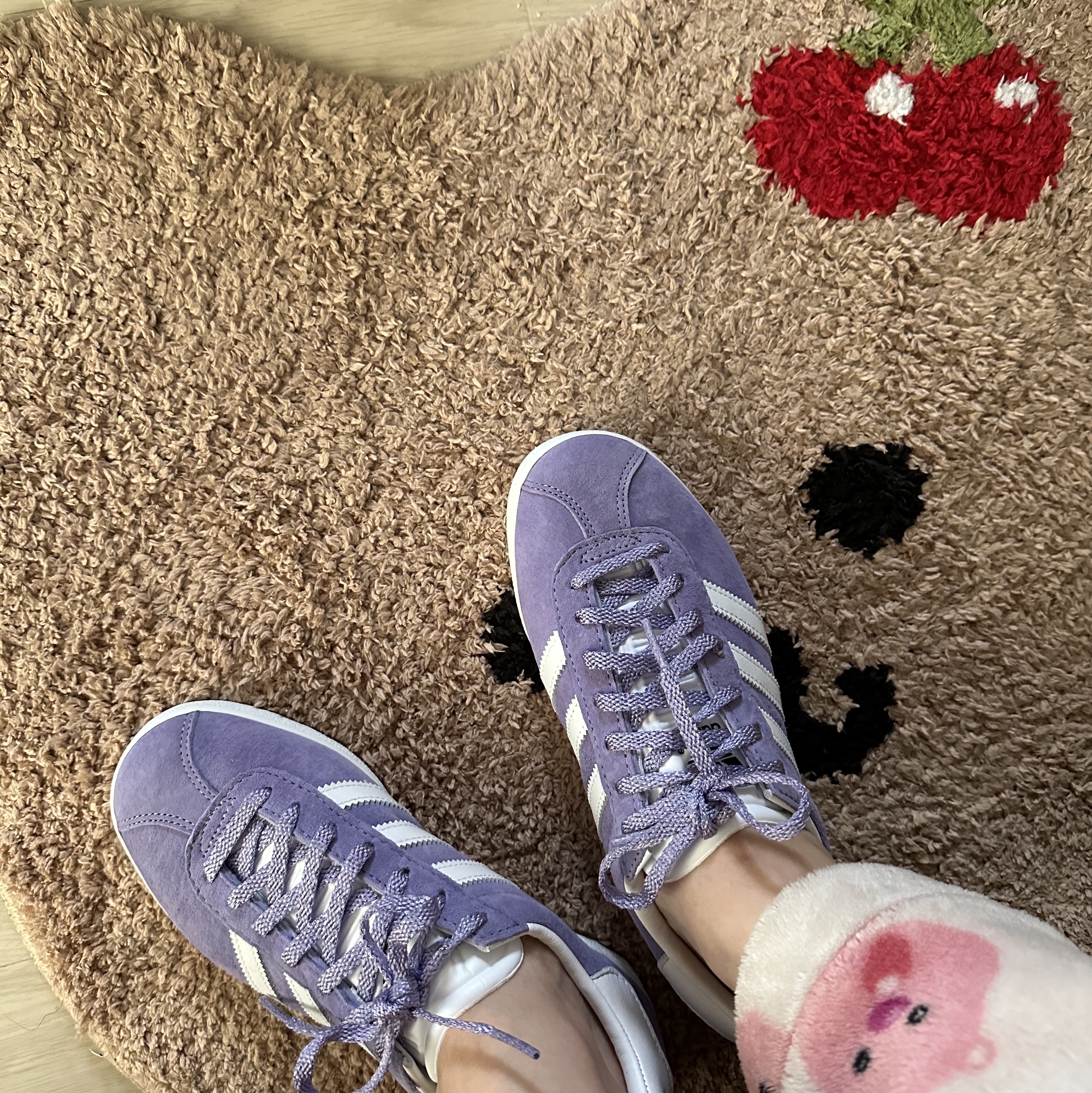 Adidas Gazelle 85 Magic Lilac Cloud White 착용 스타일