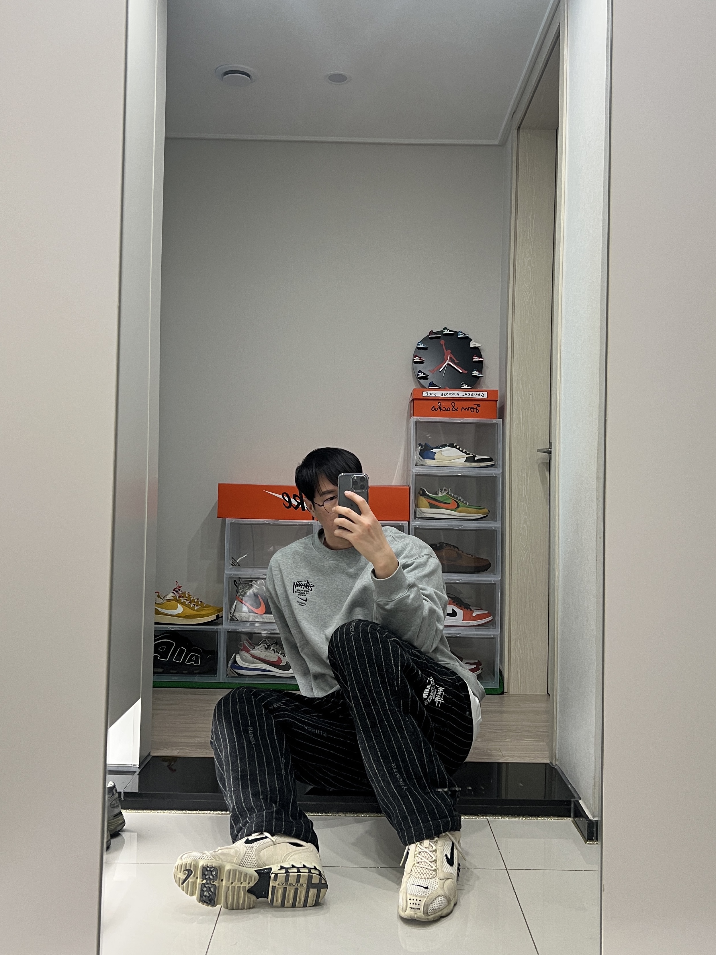 Nike x Stussy NRG Striped Wool Pants Black (DR4021-010), Nike x Stussy Air Zoom Spiridon Cage 2 Fossil 착용 스타일