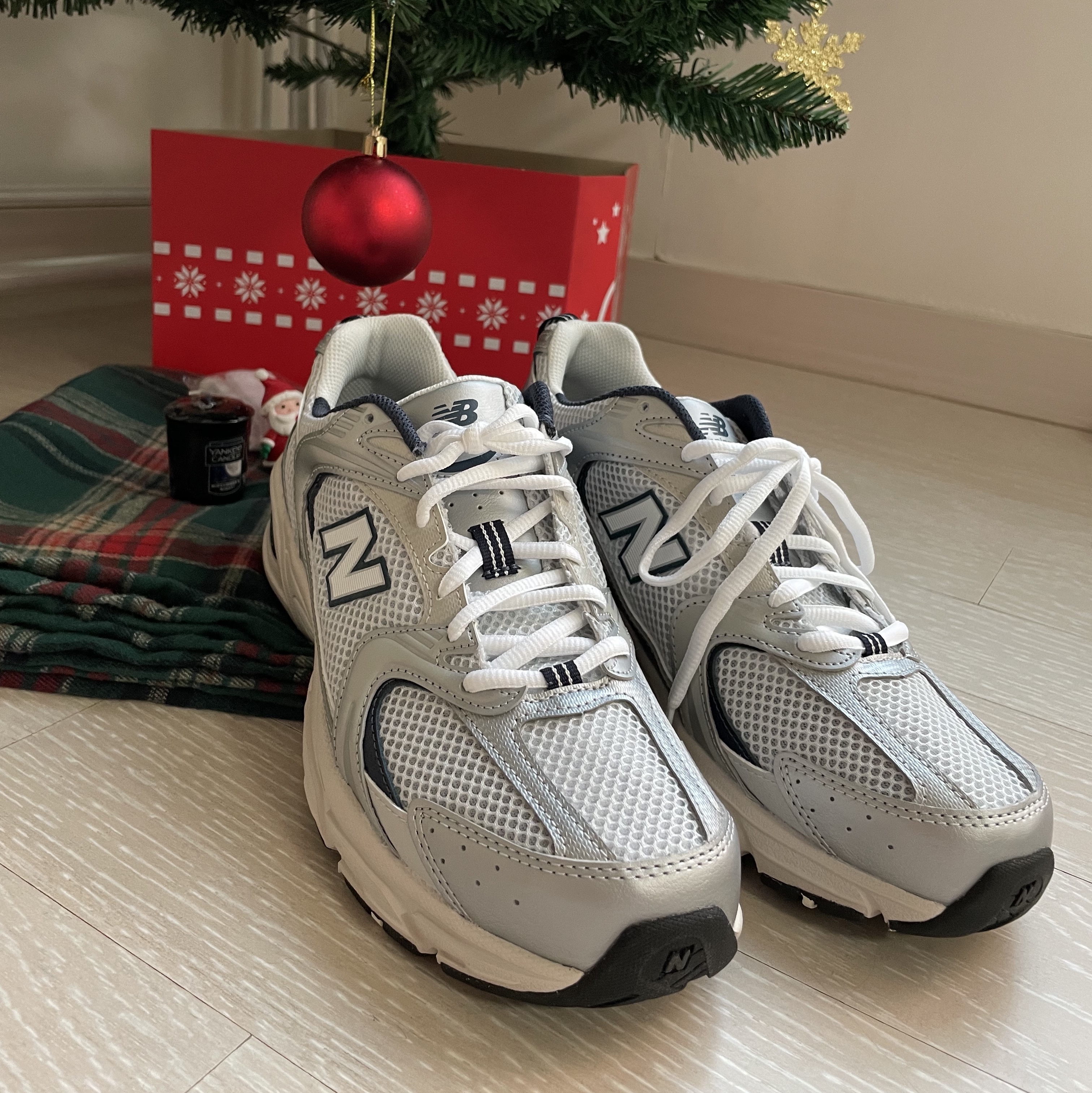 New Balance 530 Steel Grey 착용 스타일