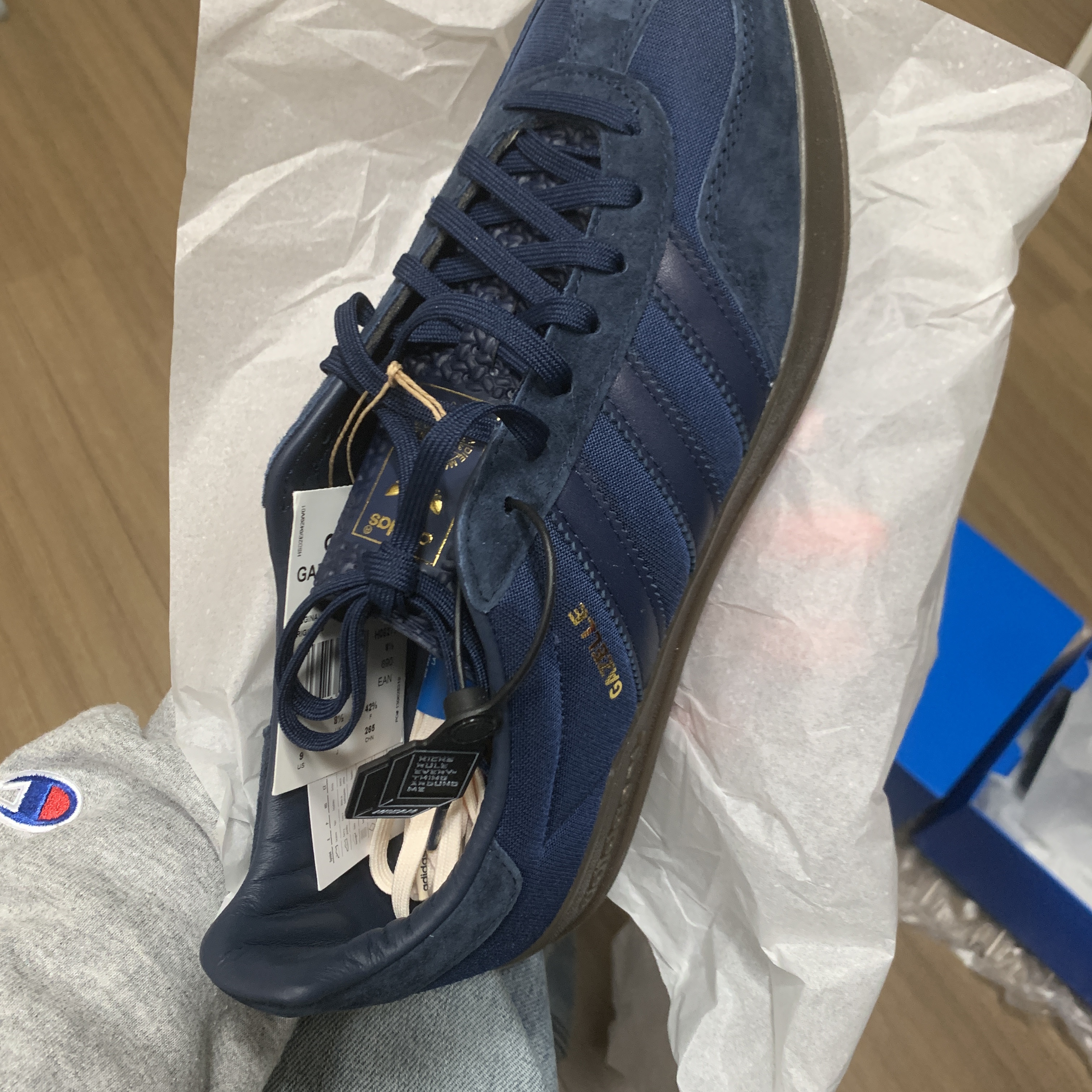 Adidas Gazelle Indoor Collegiate Navy 착용 스타일