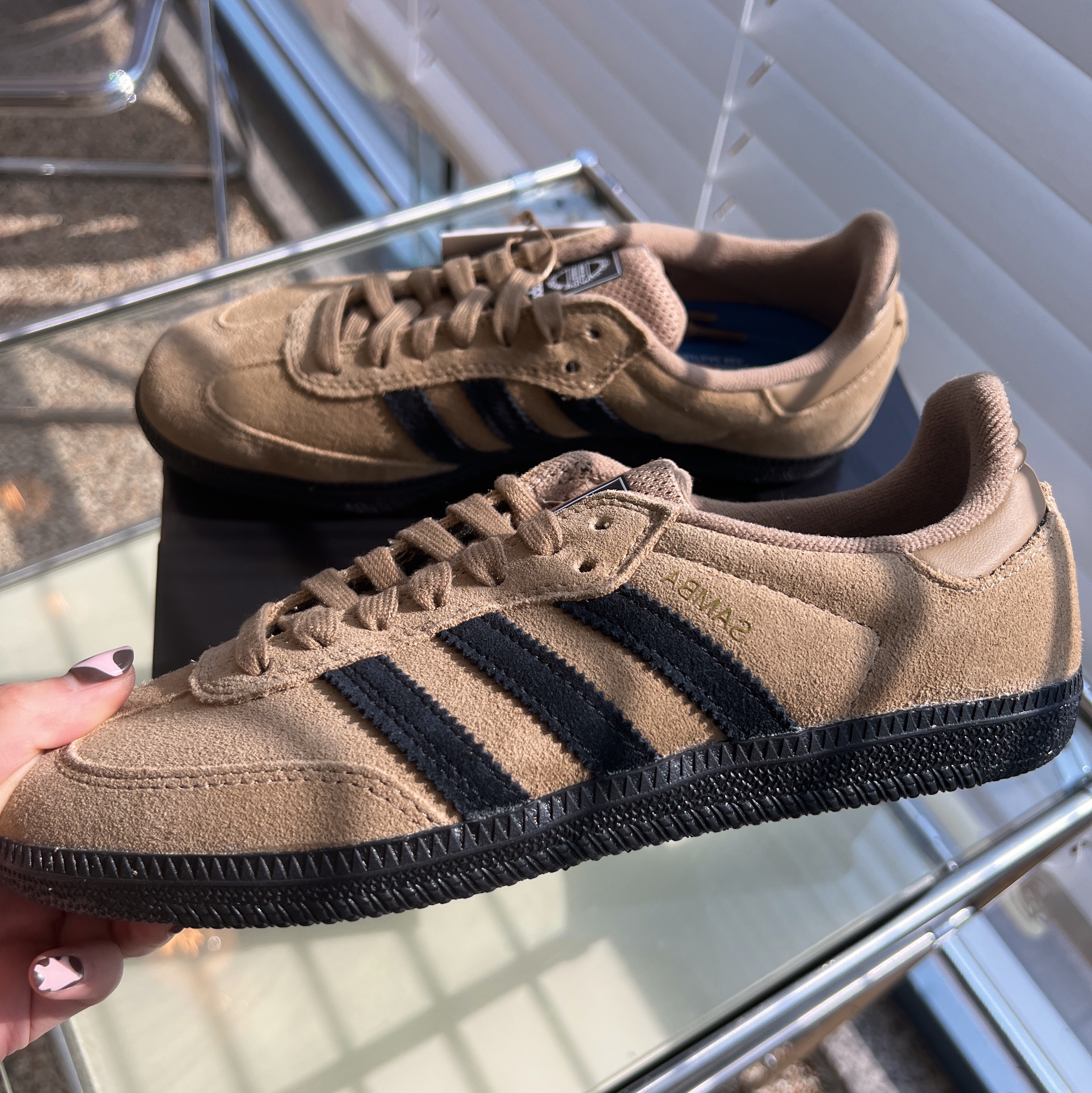 Adidas Samba ADV Cardboard 착용 스타일