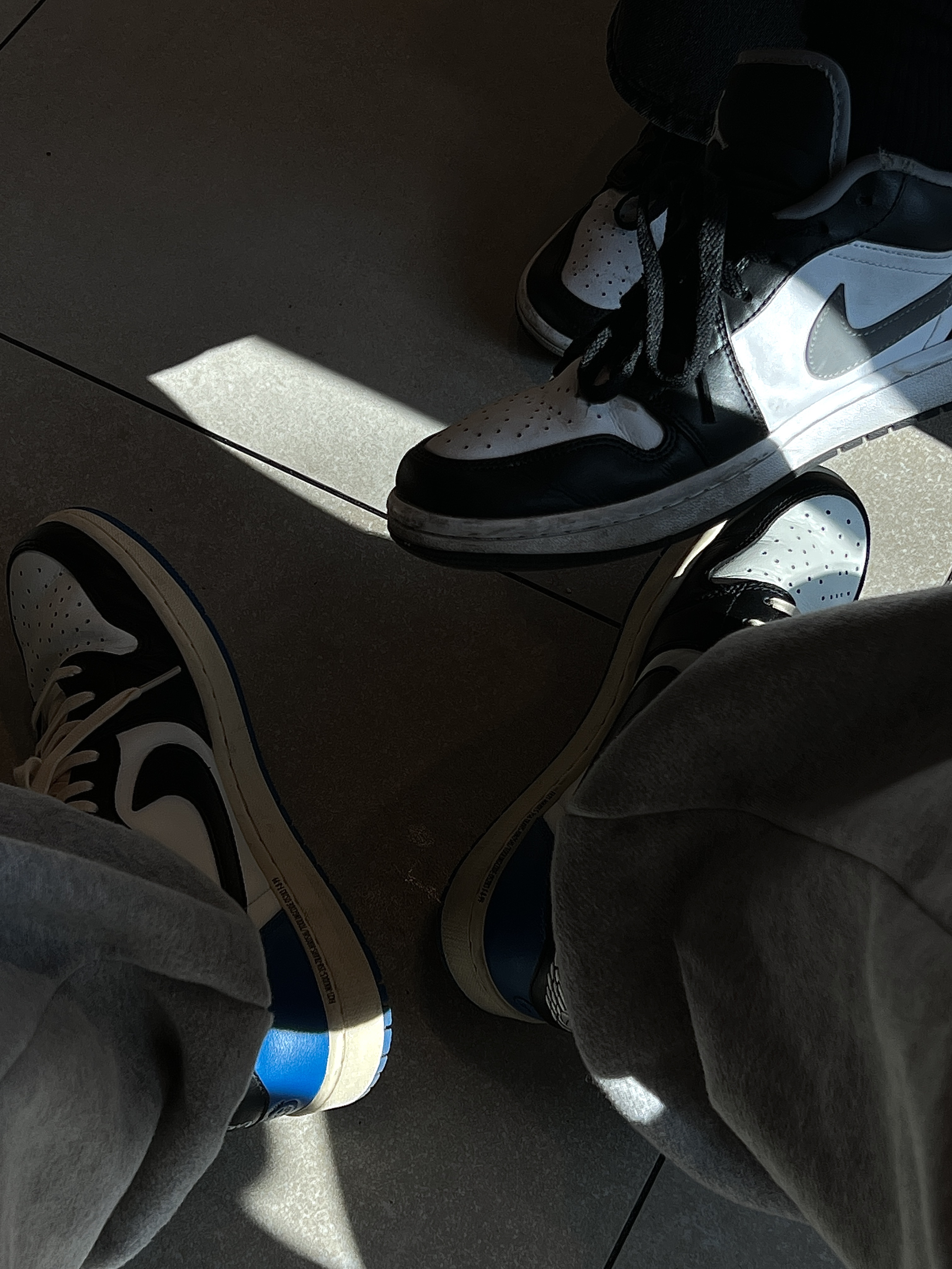 Jordan 1 x Travis Scott x Fragment Retro Low OG SP Military Blue 착용 스타일 - 5