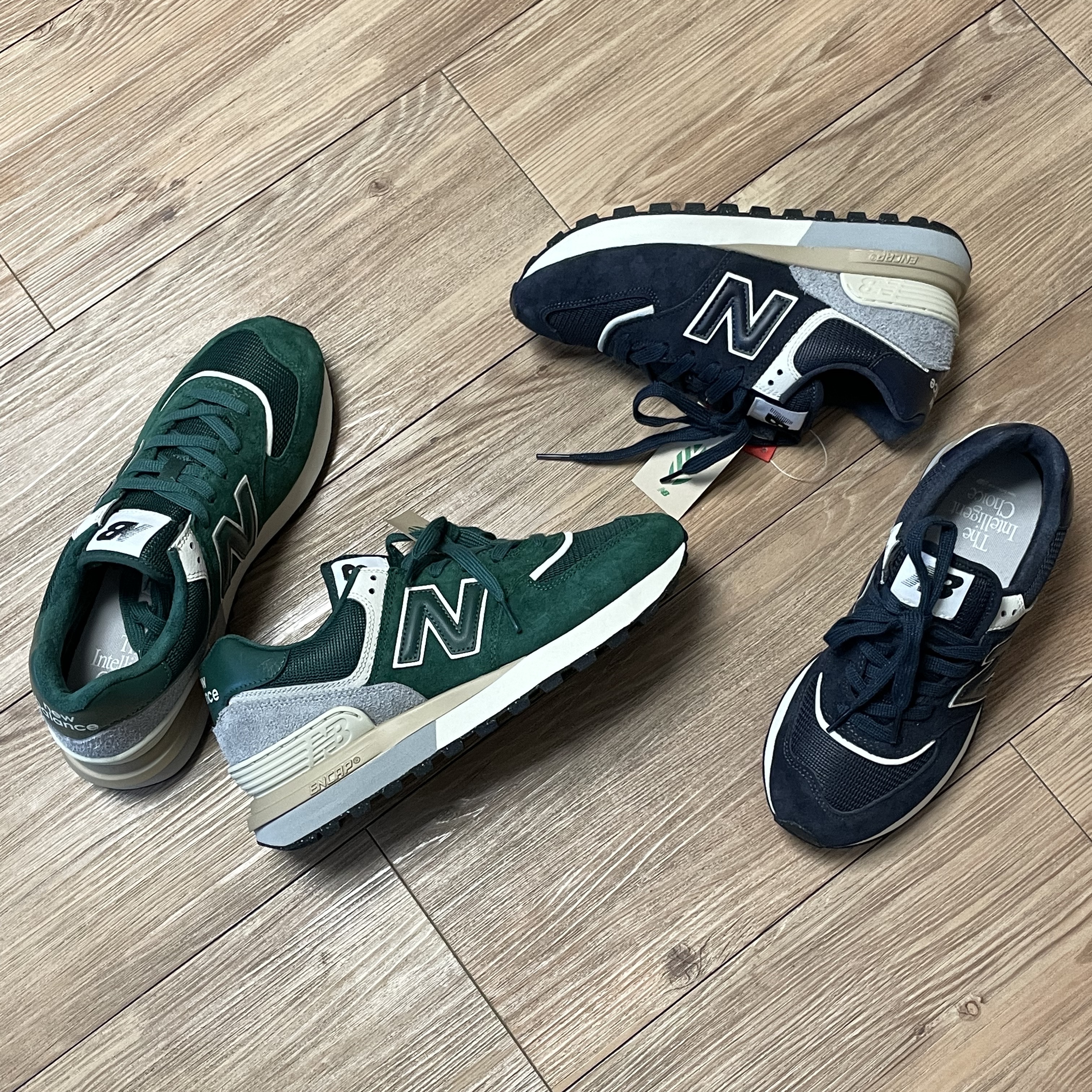 New Balance 574 Legacy Green, New Balance 574 Legacy Blue Navy 착용 스타일 - 2