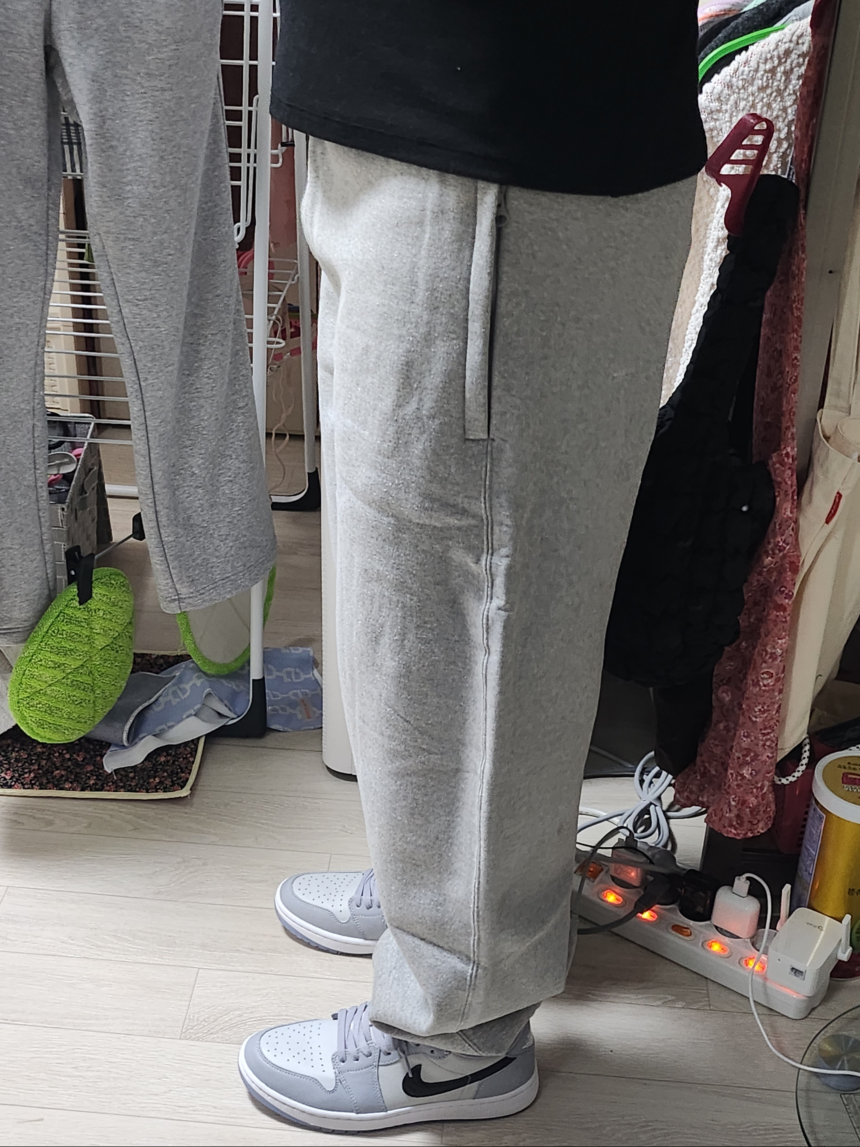 Nike x Stussy NRG Fleece Pants Dark Grey Heather (DO9340-063) 착용 스타일 - 3