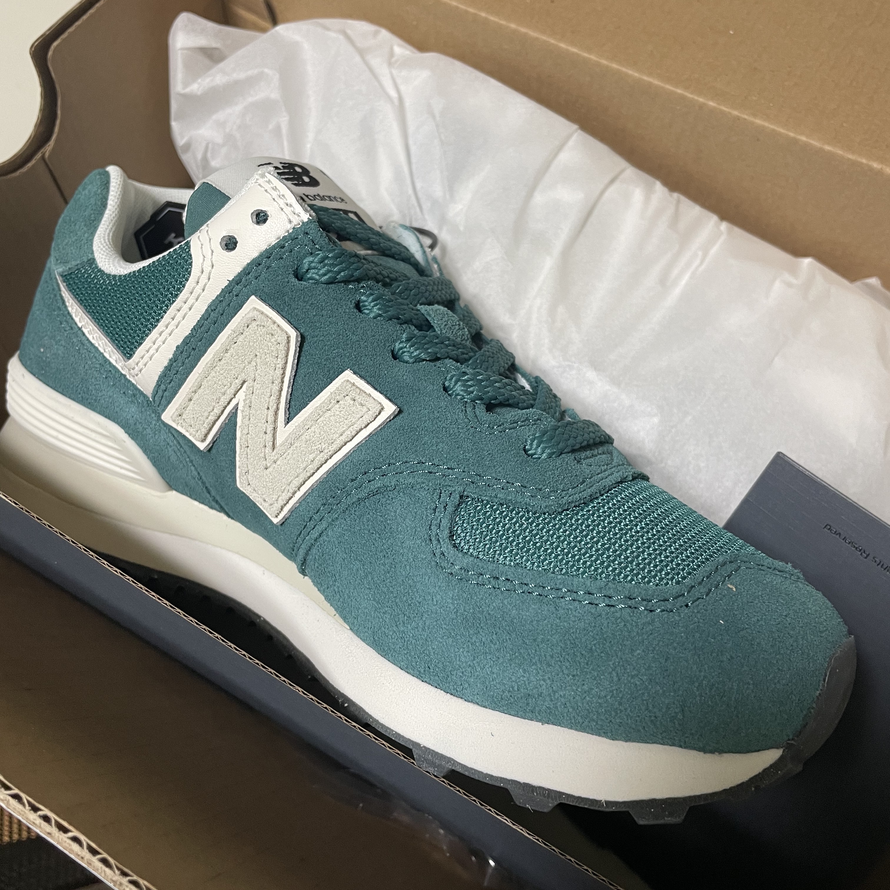 New Balance 574 Classics Reimagined Green 착용 스타일