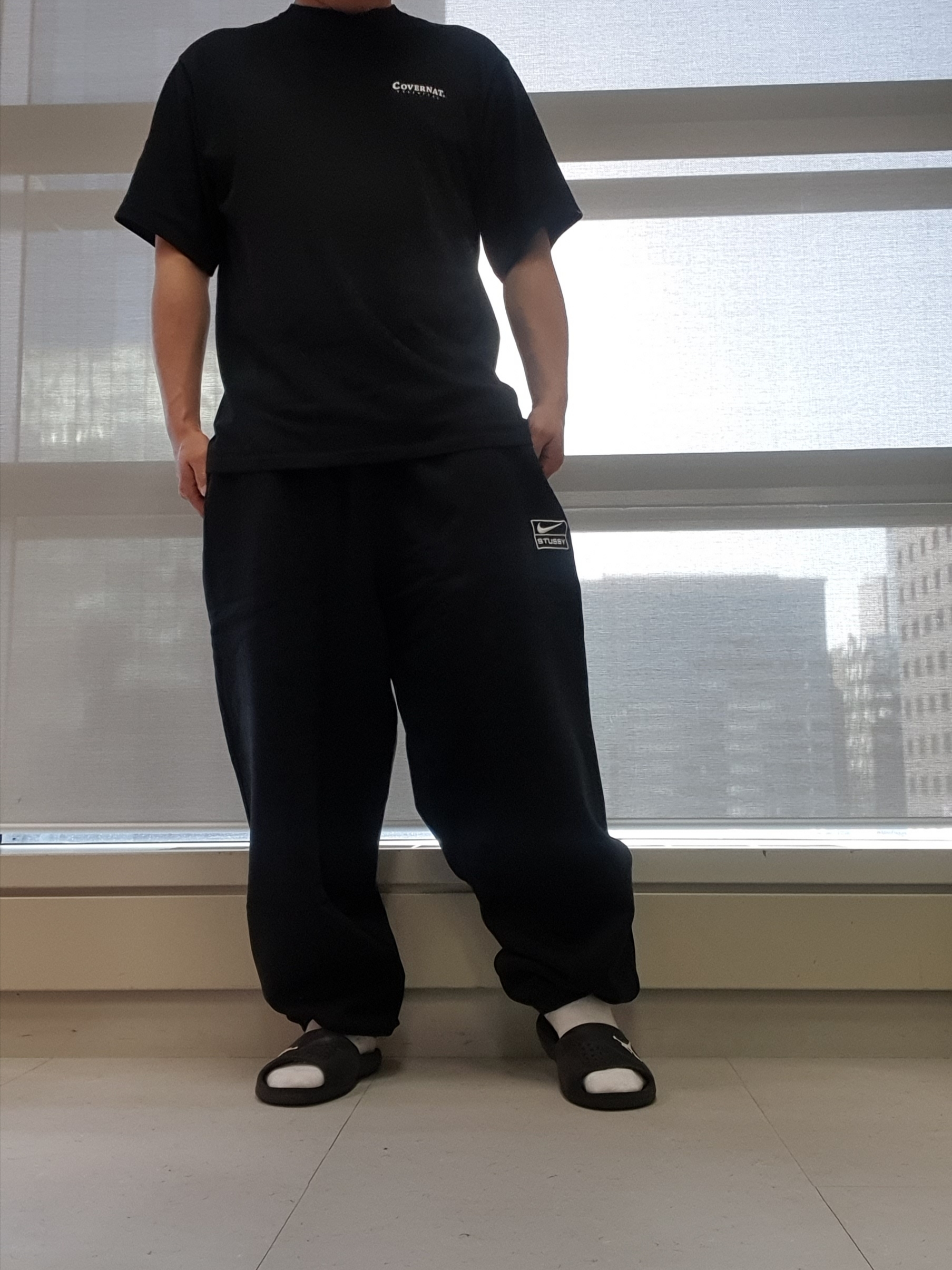 Nike x Stussy NRG Washed Fleece Pants Black (DO5296-010) 착용 스타일 - 1