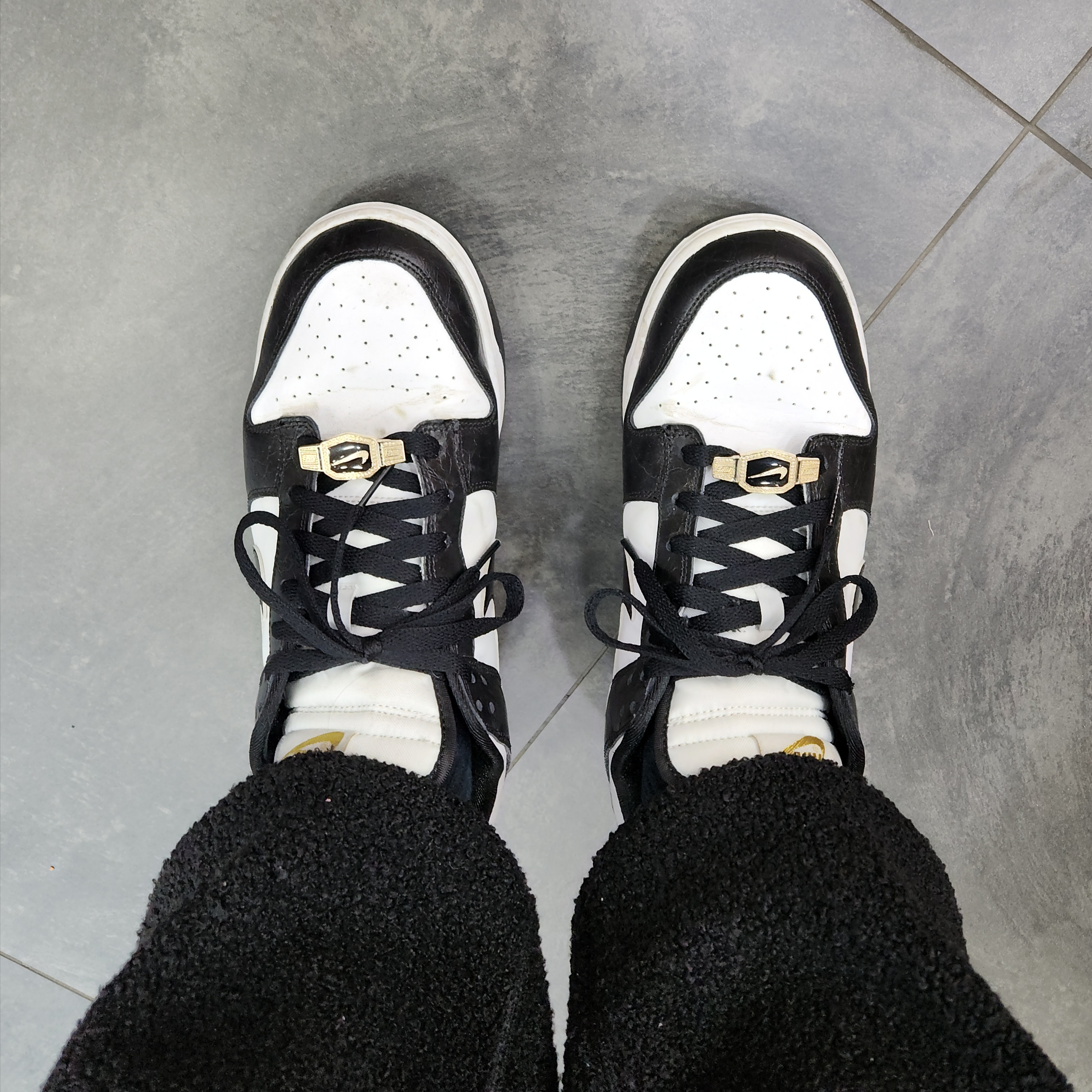 Nike Dunk Low Retro SE Black 착용 스타일 - 2