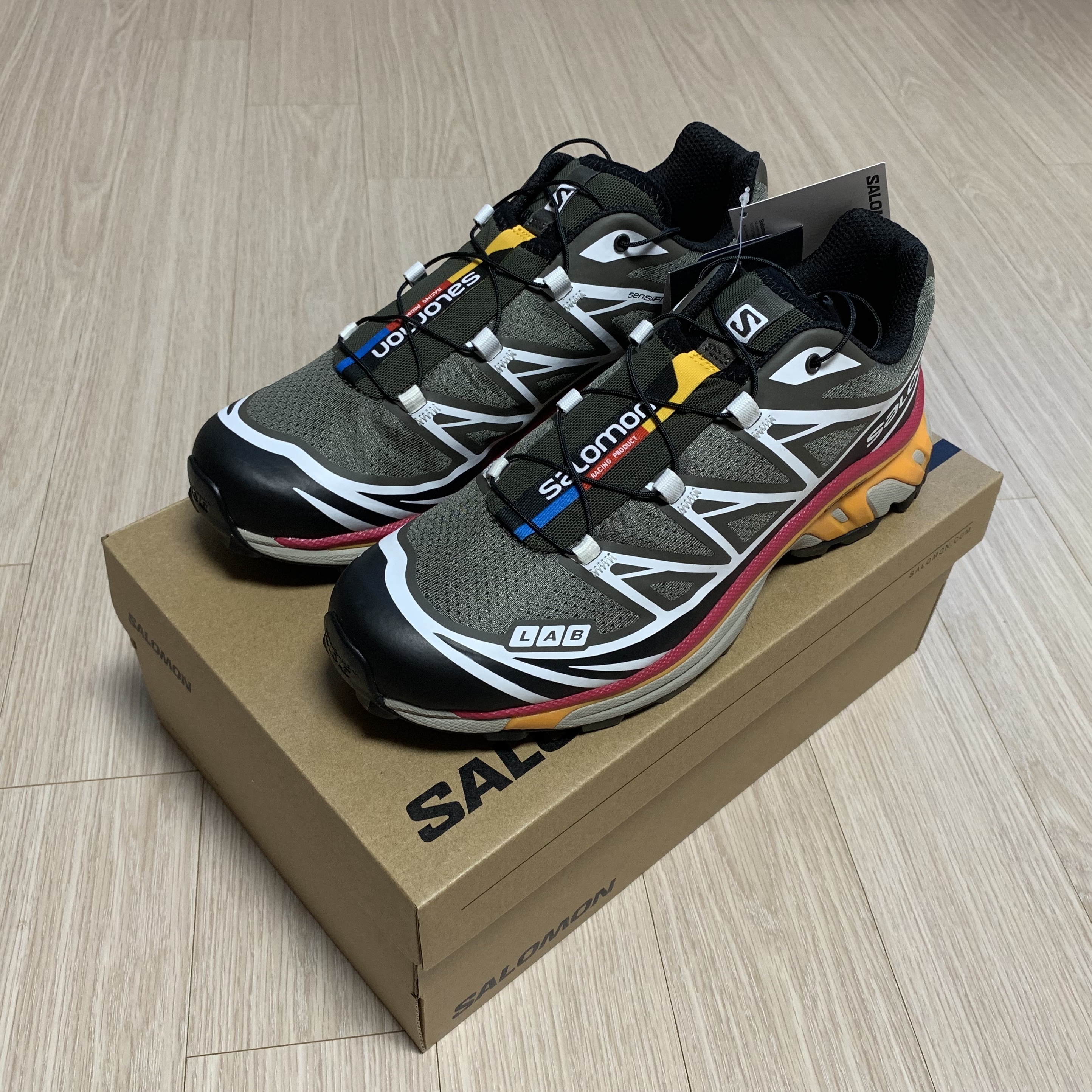 Salomon XT-6 Beluga Russet Orange 착용 스타일 - 1