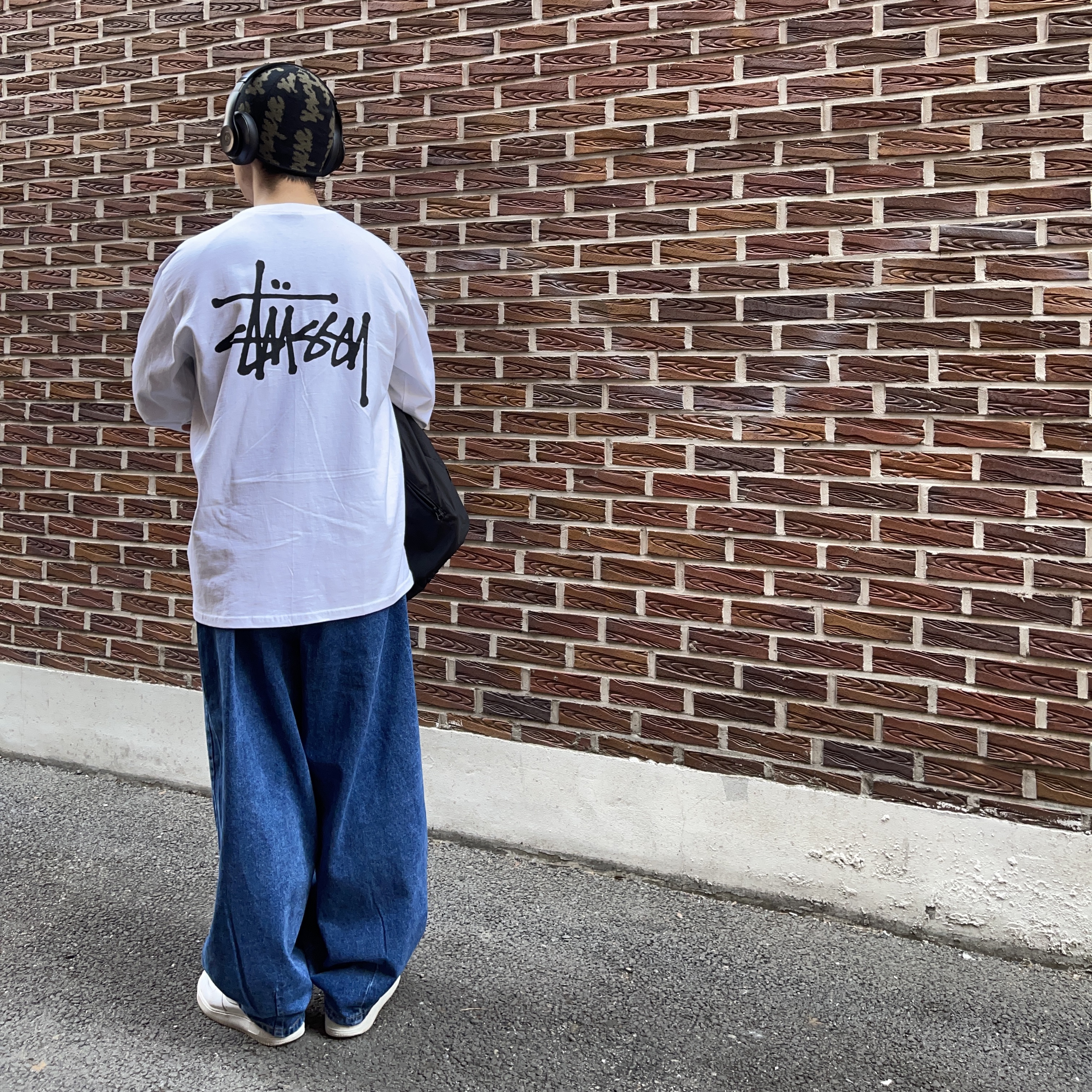 Stussy Basic Stussy LS T-Shirt White 2022 착용 스타일 - 1