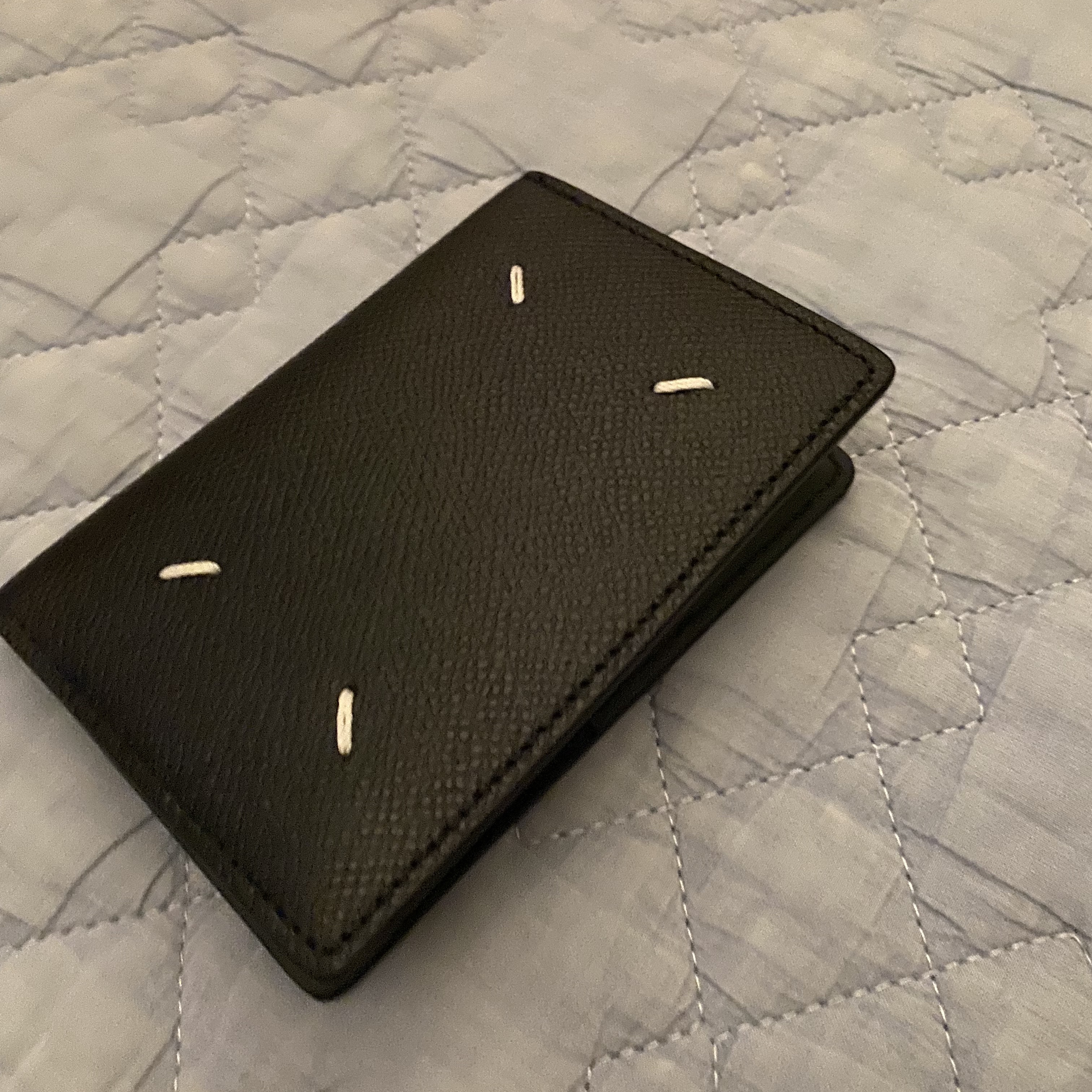 Maison Margiela Leather Bi-Fold Card Holder Black 착용 스타일