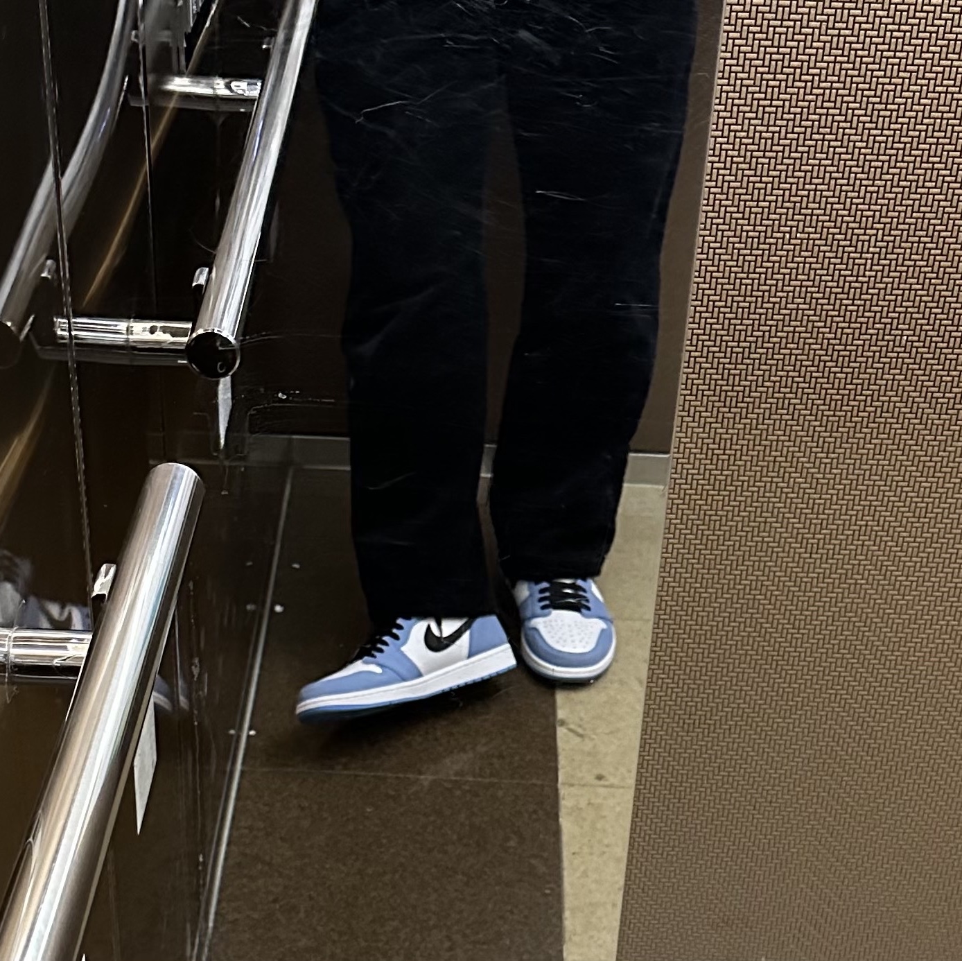 Jordan 1 Retro High OG University Blue 착용 스타일