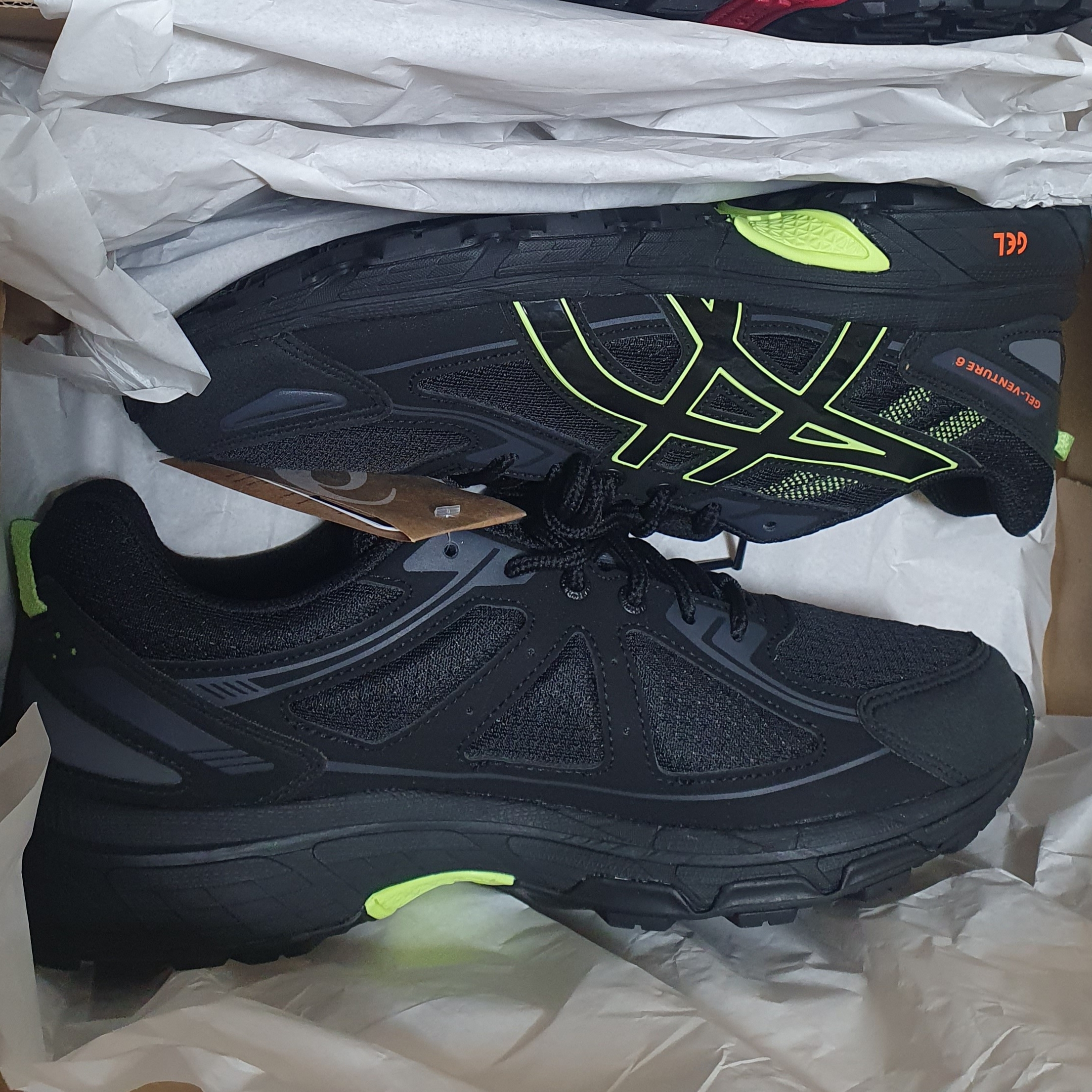 Asics Gel-Venture 6 Black Lime Green 착용 스타일