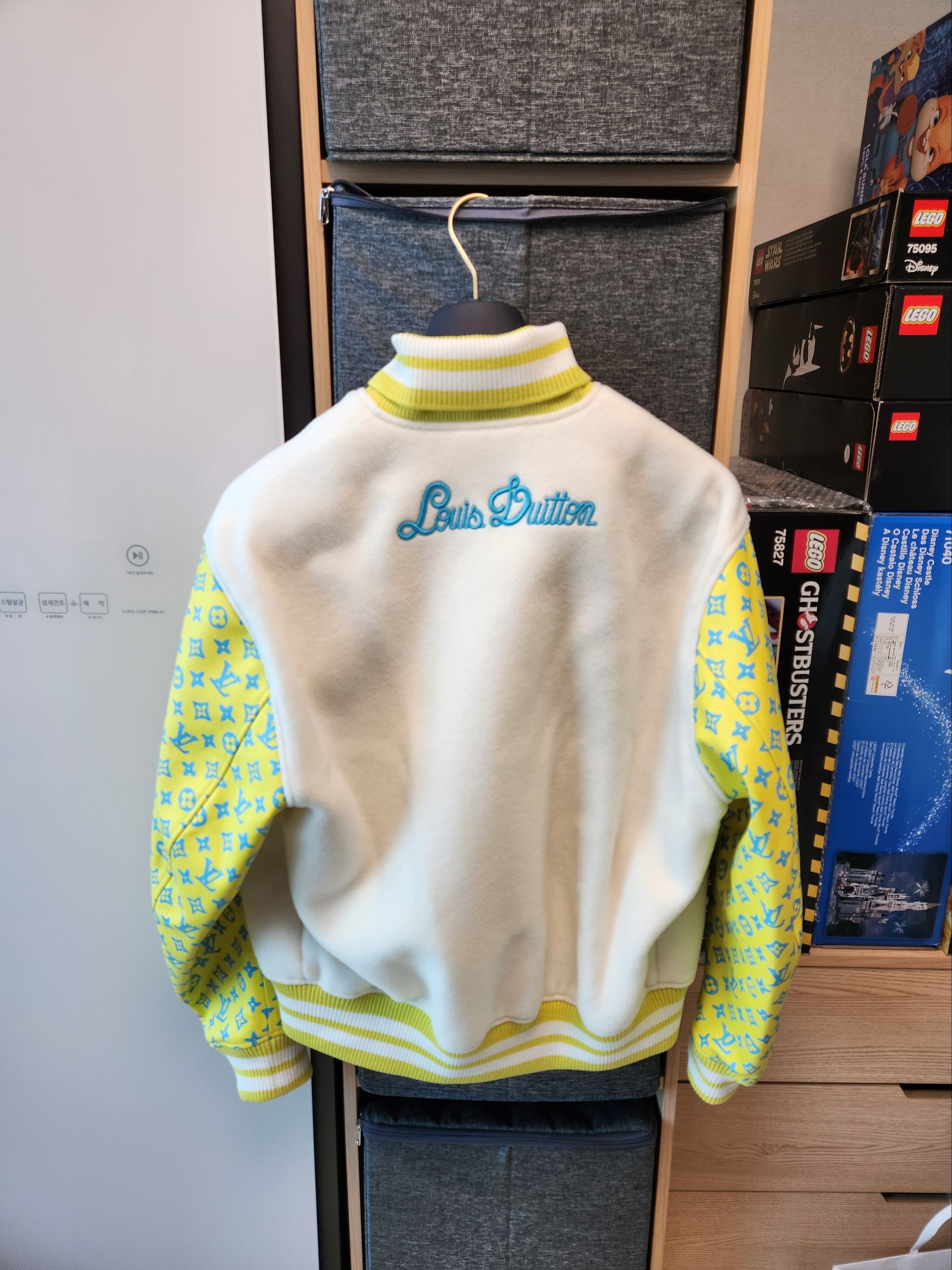 Louis Vuitton Monogram Playground Varsity Blouson Multicolor 착용 스타일 - 2