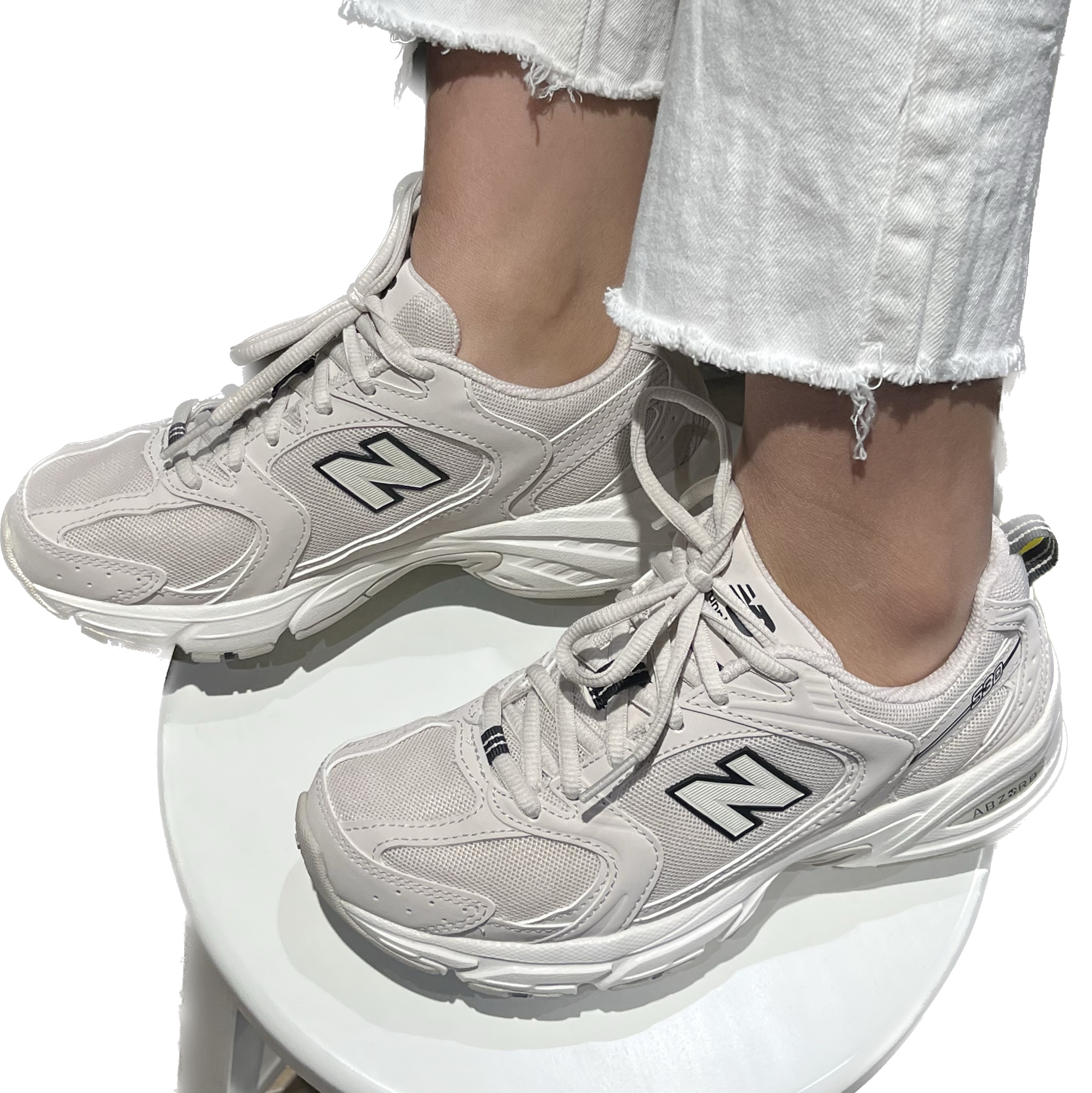 New Balance 530 Ivory 착용 스타일