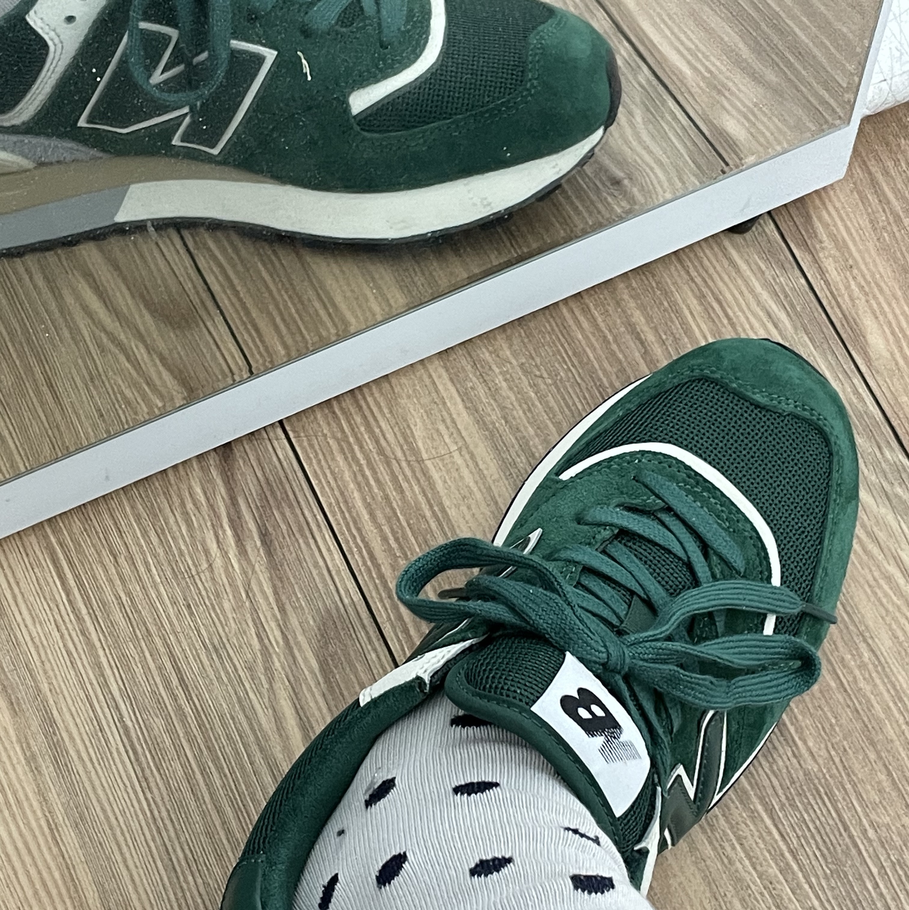 New Balance 574 Legacy Green, New Balance 574 Legacy Blue Navy 착용 스타일 - 2