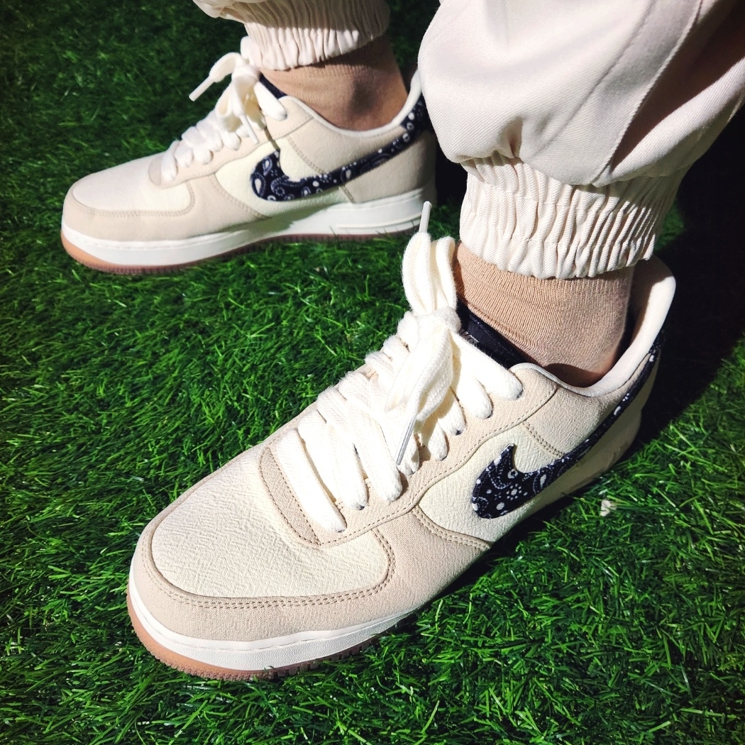 Nike Air Force 1 '07 LV8 Paisley Swoosh 착용 스타일 - 5