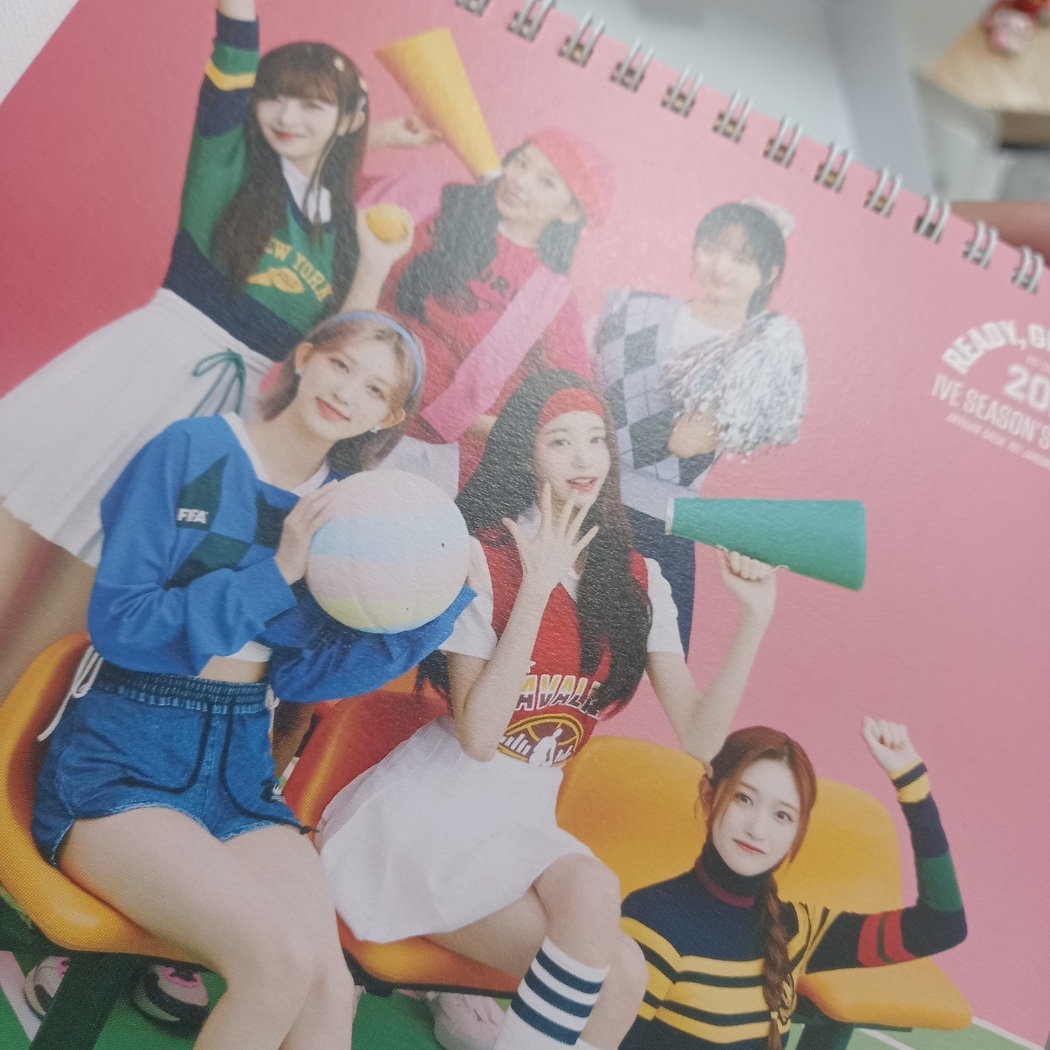 Ive Ready, Get, Set, Ive! Season’s Greetings 2023 착용 스타일 - 1