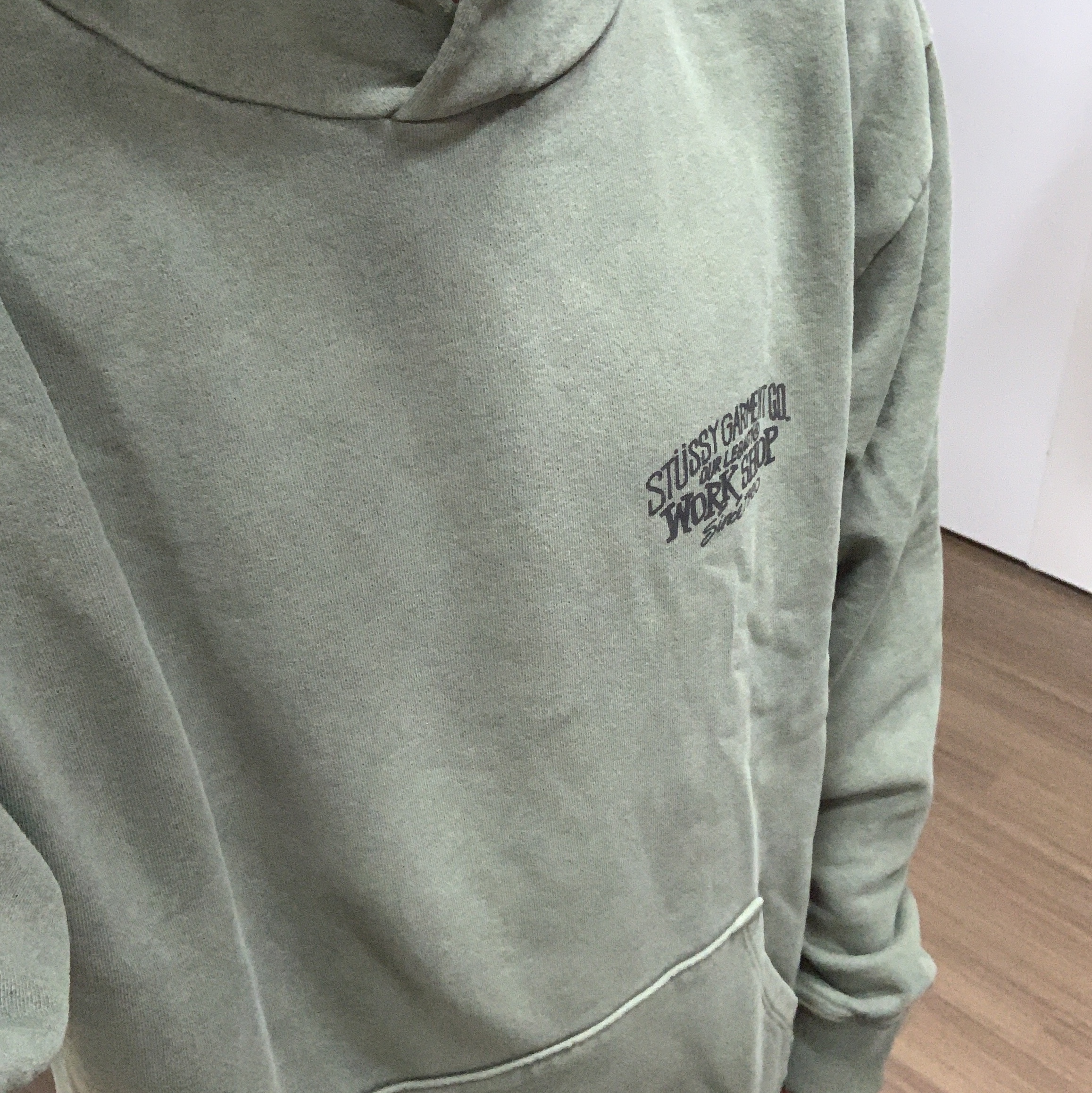Stussy x Our Legacy Work Shop Surfman Pigment Dyed Hoodie Dark Olive 착용 스타일