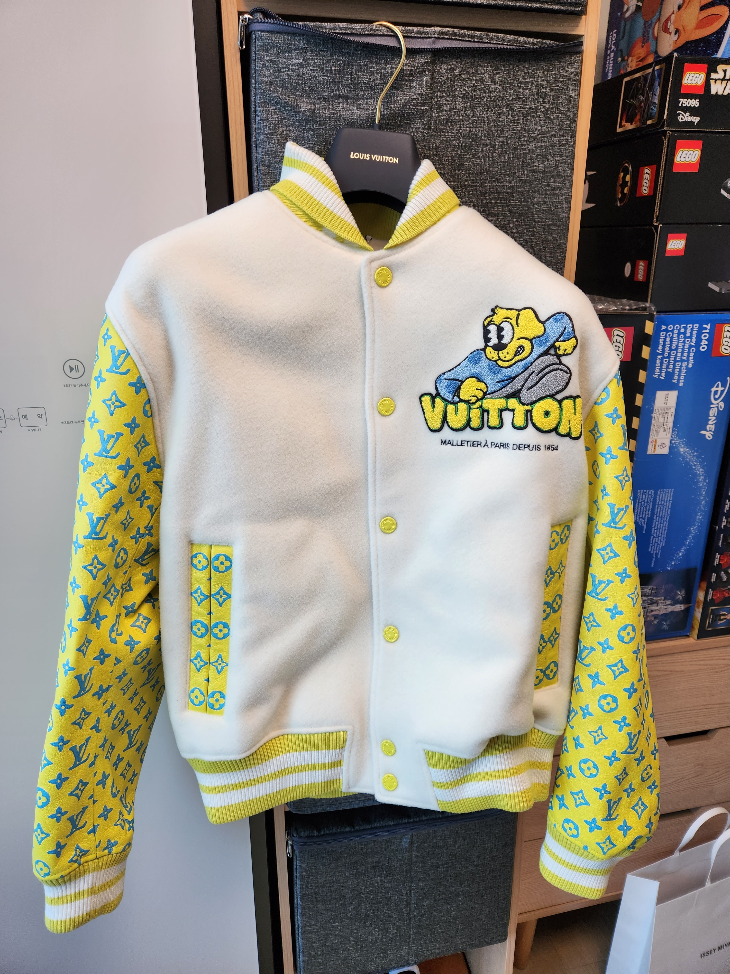 Louis Vuitton Monogram Playground Varsity Blouson Multicolor 착용 스타일 - 1