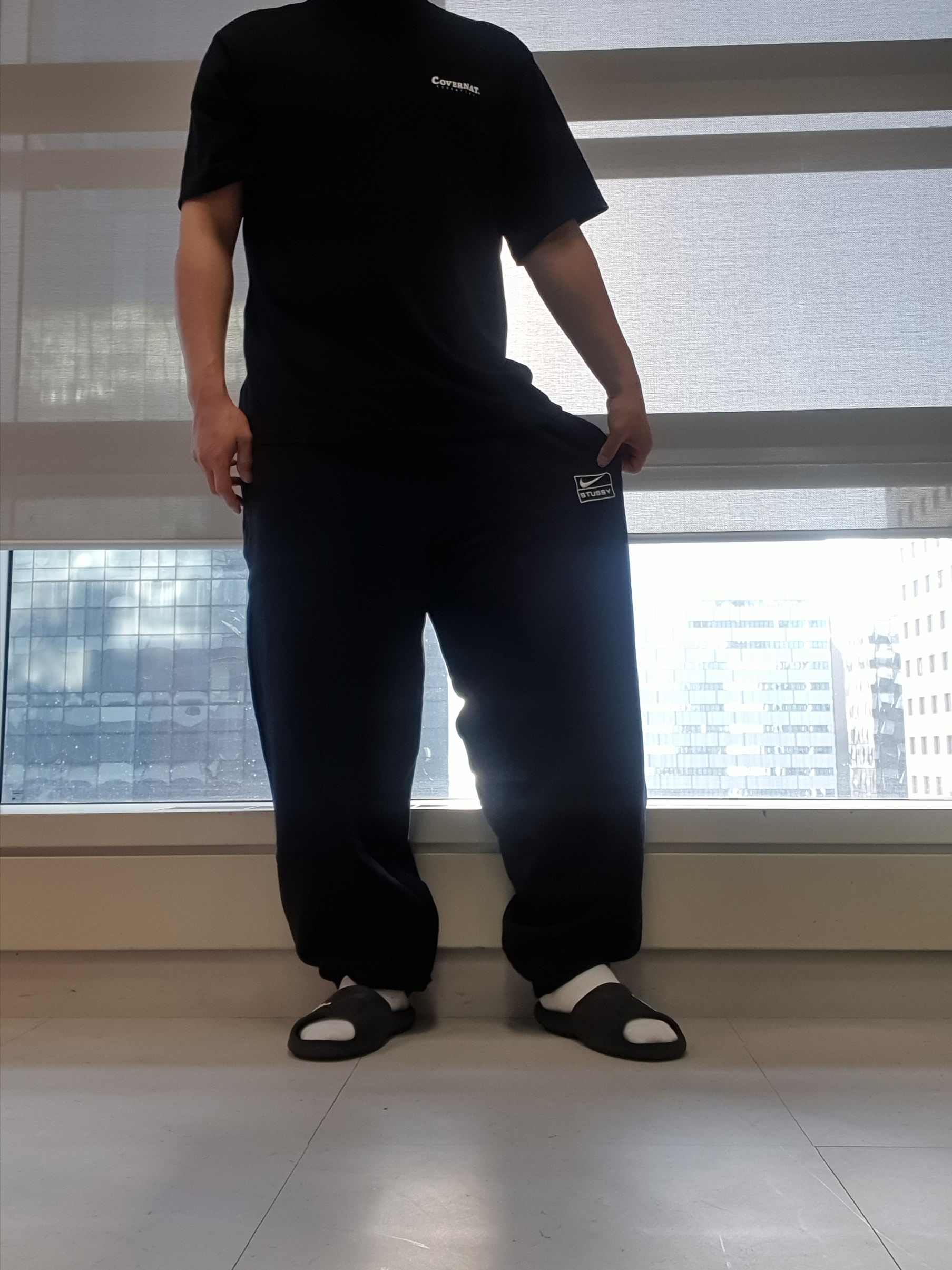 Nike x Stussy NRG Washed Fleece Pants Black (DO5296-010) 착용 스타일 - 2