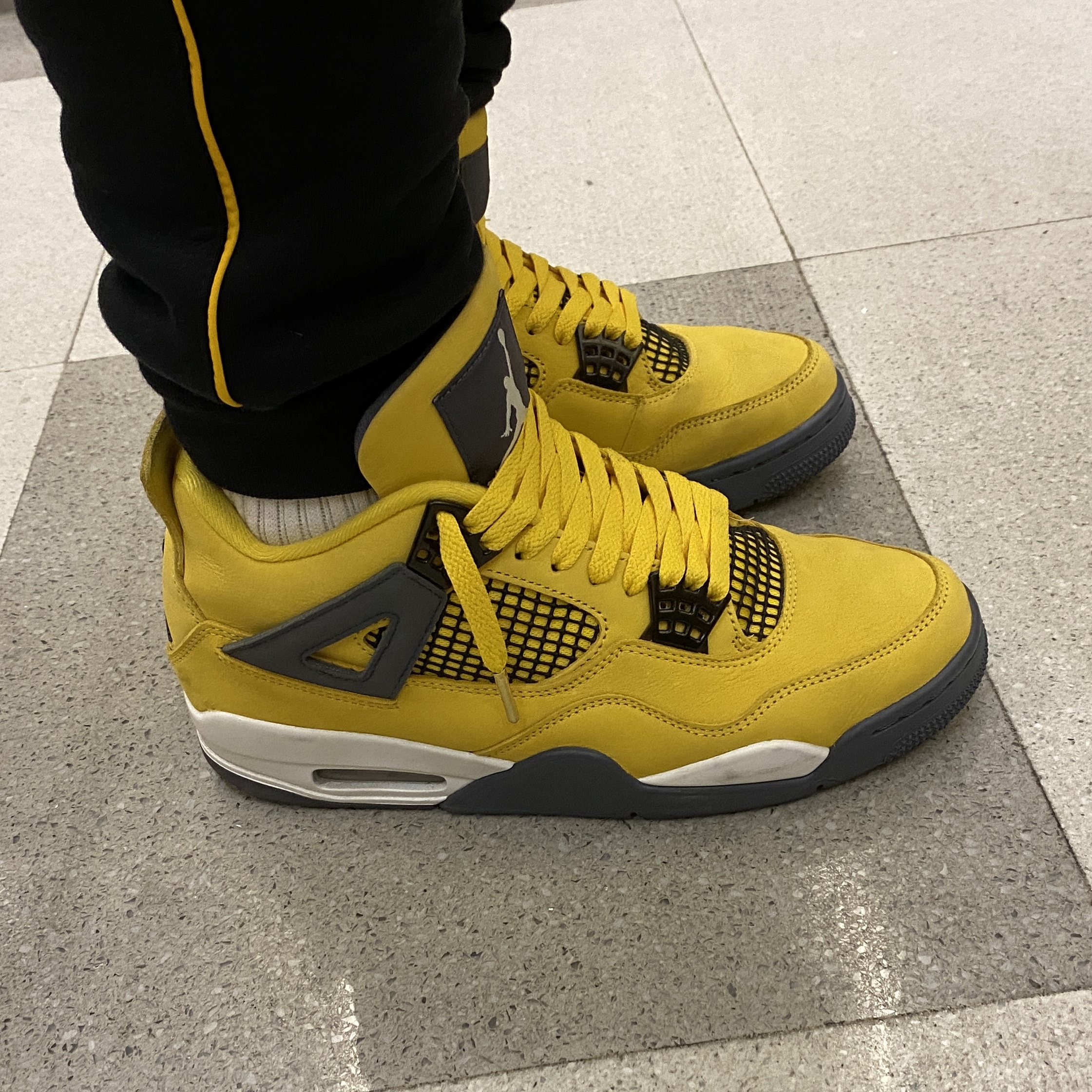 Jordan 4 Retro Tour Yellow, Nike x Drake Nocta Fleece Pants Black - Asia 착용 스타일