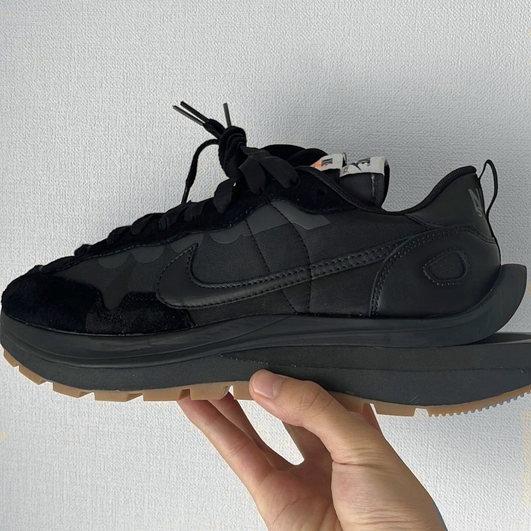 Nike x Sacai VaporWaffle Black and Gum 착용 스타일
