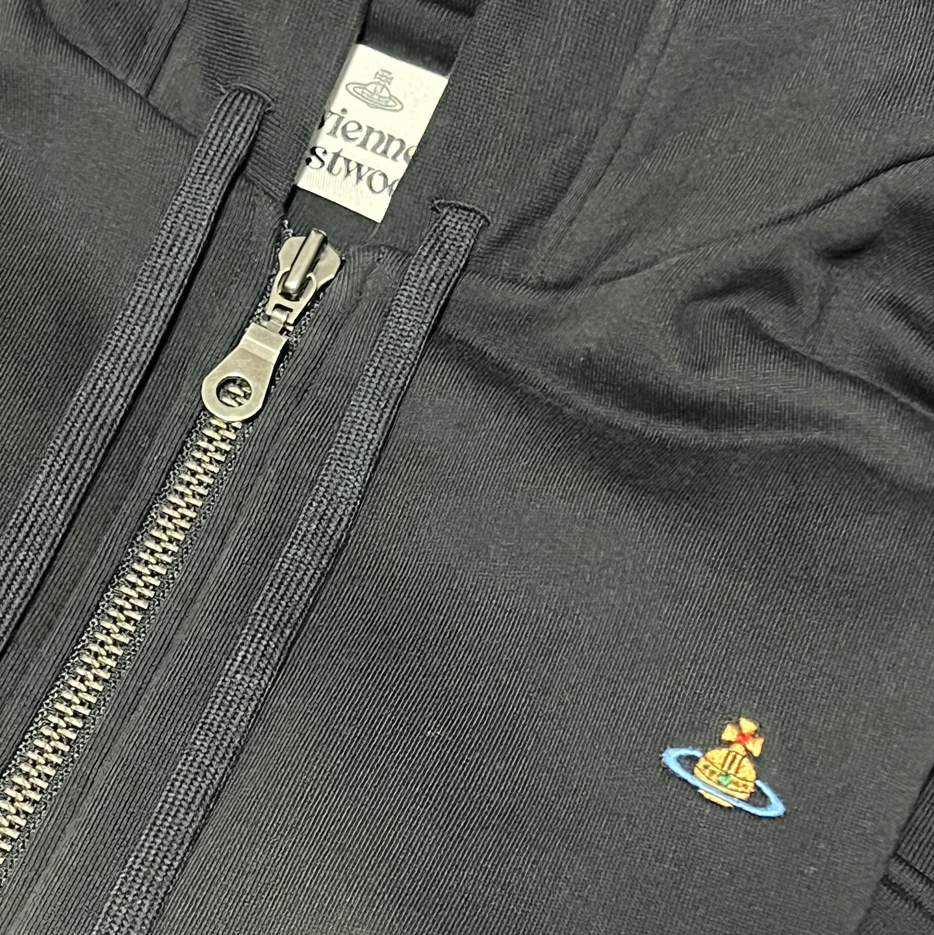 Vivienne Westwood Rugged Zip Up Hoodie Black 착용 스타일 - 3