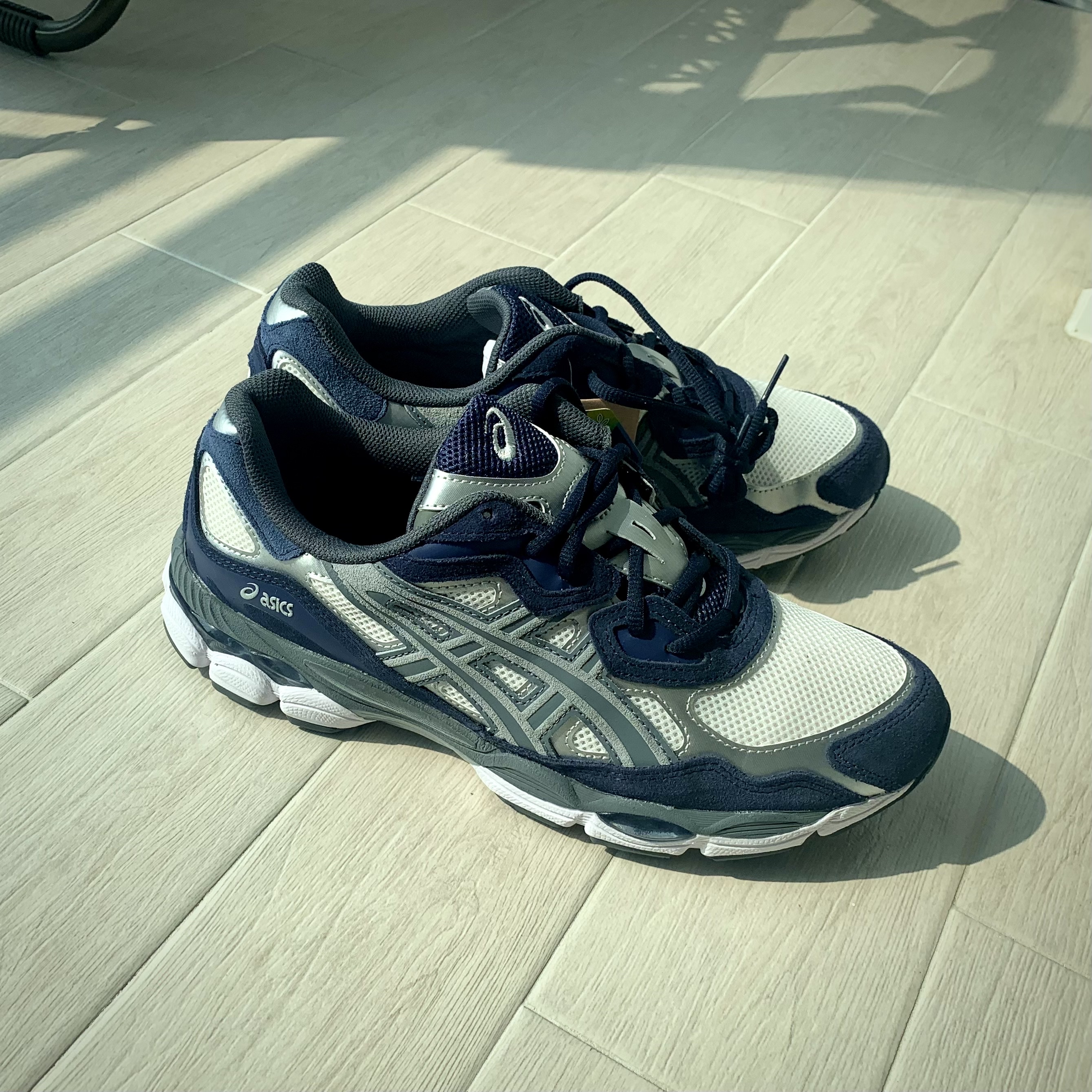 Asics Gel-NYC Cream Steel Grey 착용 스타일 - 1