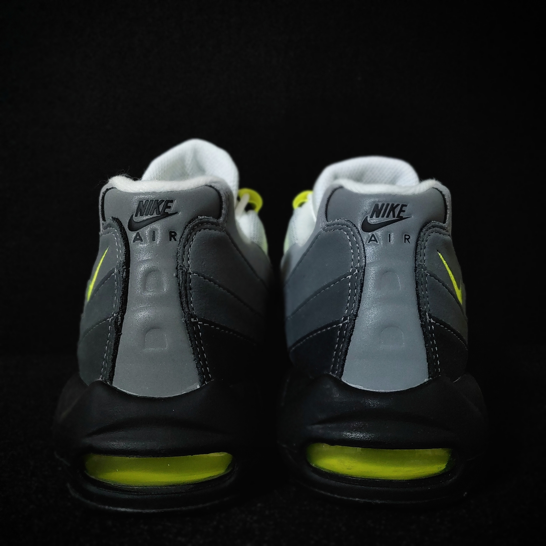 Nike Air Max 95 OG Neon Yellow 2020 착용 스타일 - 3