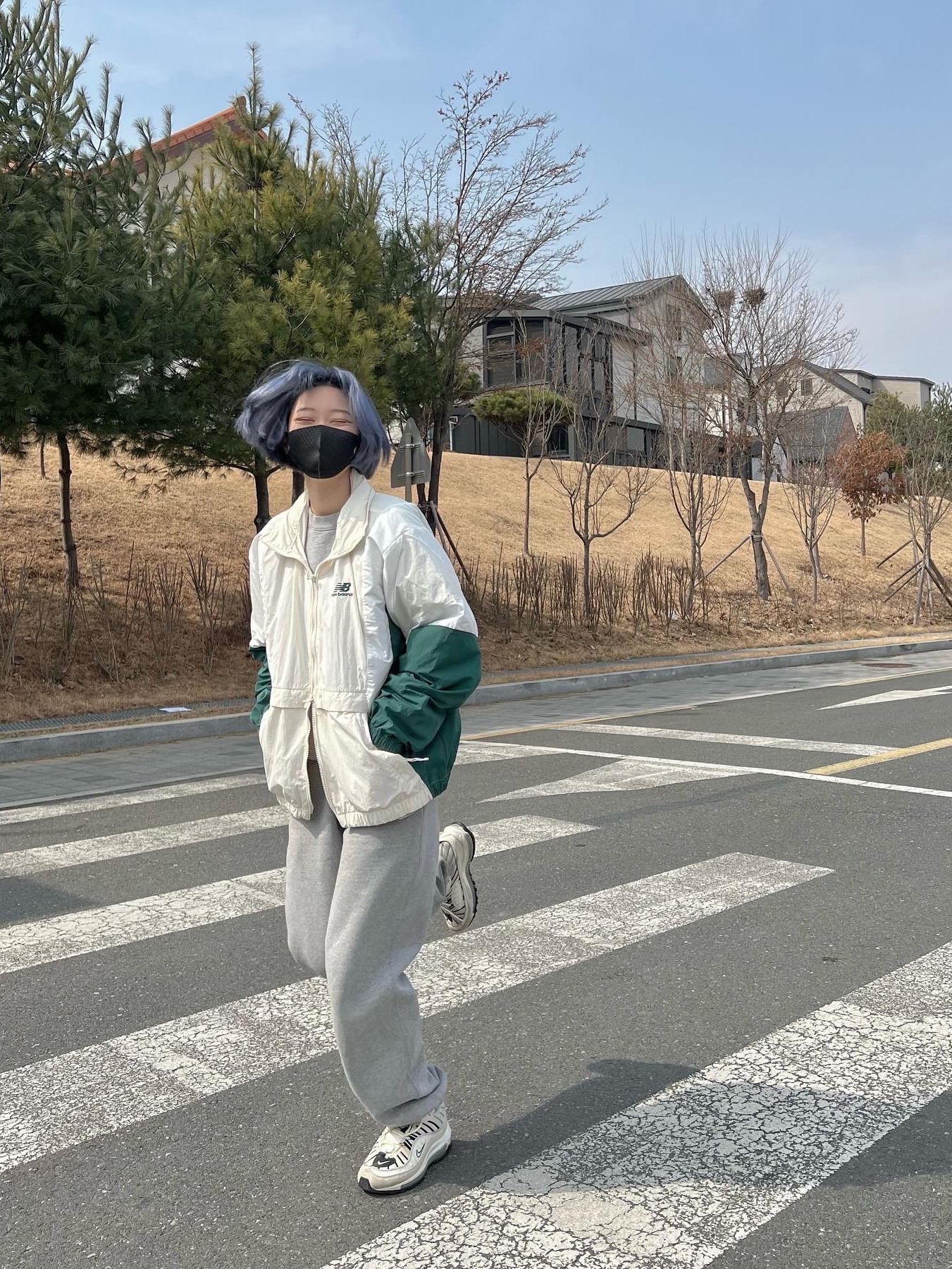 (W) Nike Air Max 98 Sail Igloo, Nike NRG Solo Swoosh Fleece Pants Dark Grey Heather - Asia 착용 스타일 - 2