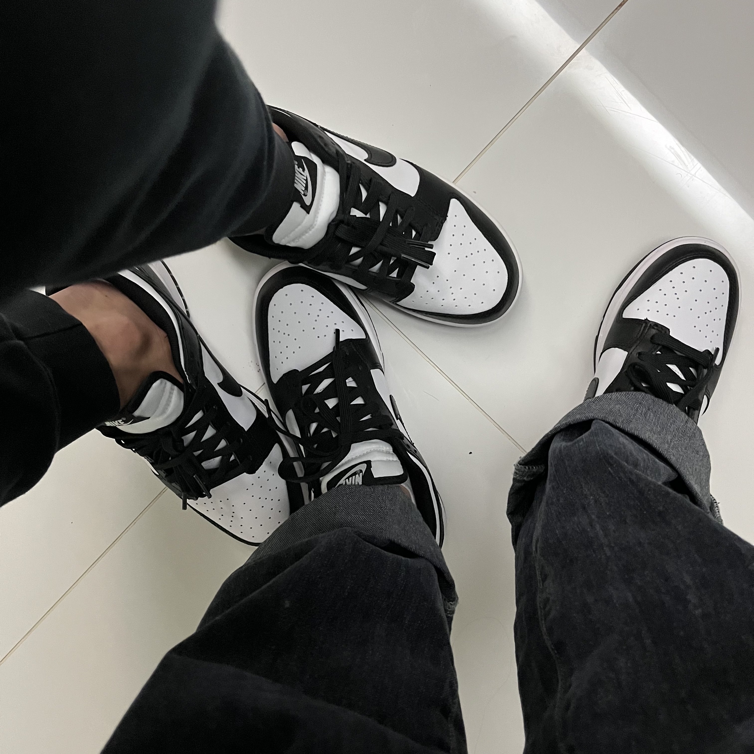 Nike Dunk Low Retro Black 착용 스타일