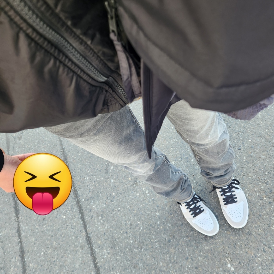 Undermycar Legion.03 Slim Fit Blue Stitch Washed Jeans Washed Gray, Stone Island 42822 Garment Dyed Crinkle Reps Nylon Blouson Black - 23SS 착용 스타일