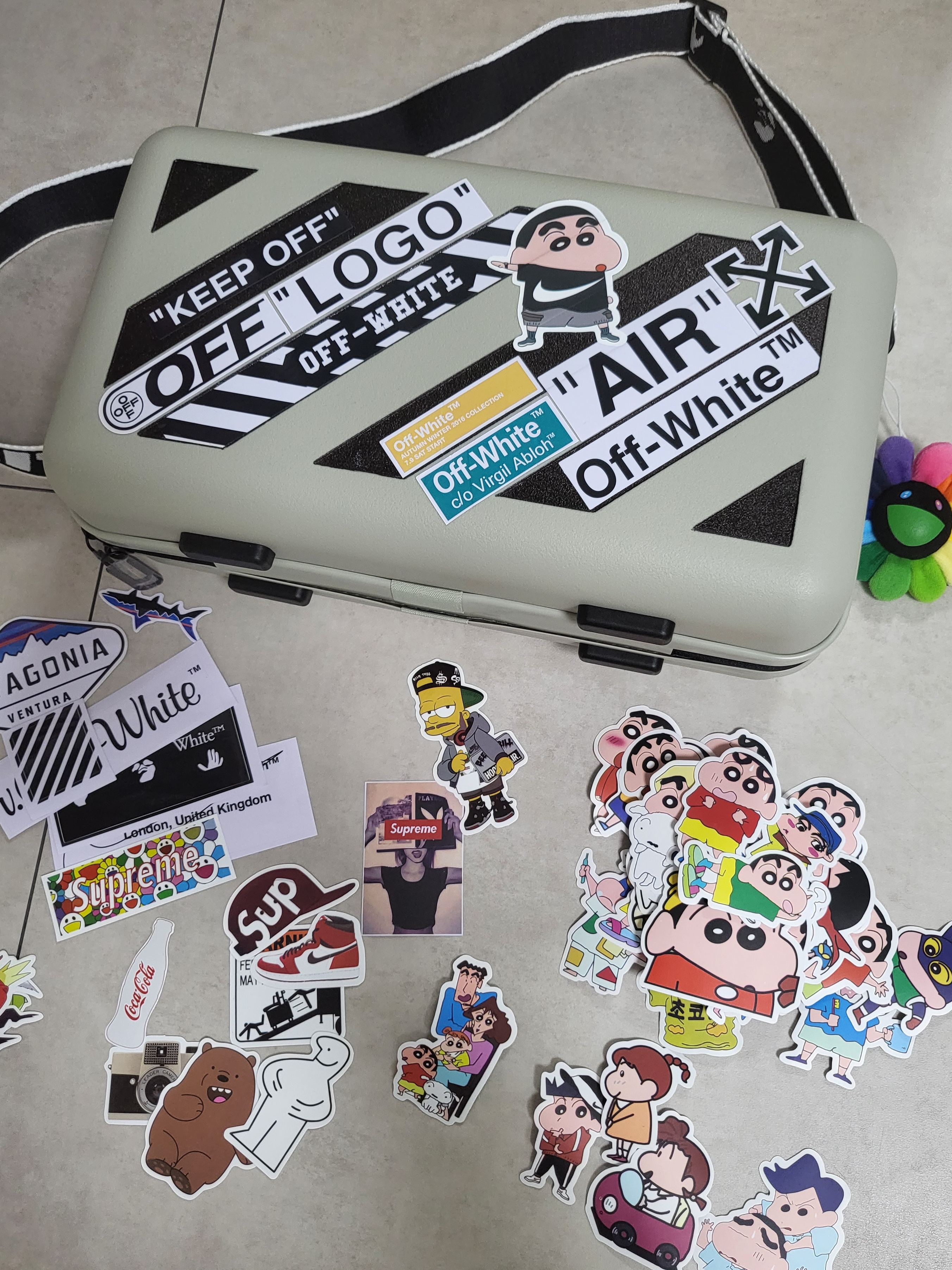 Off-White x Amore Pacific Protection Box (Without Cosmetics) 착용 스타일