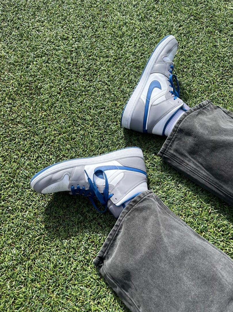Jordan 1 Mid Cement Grey True Blue 착용 스타일