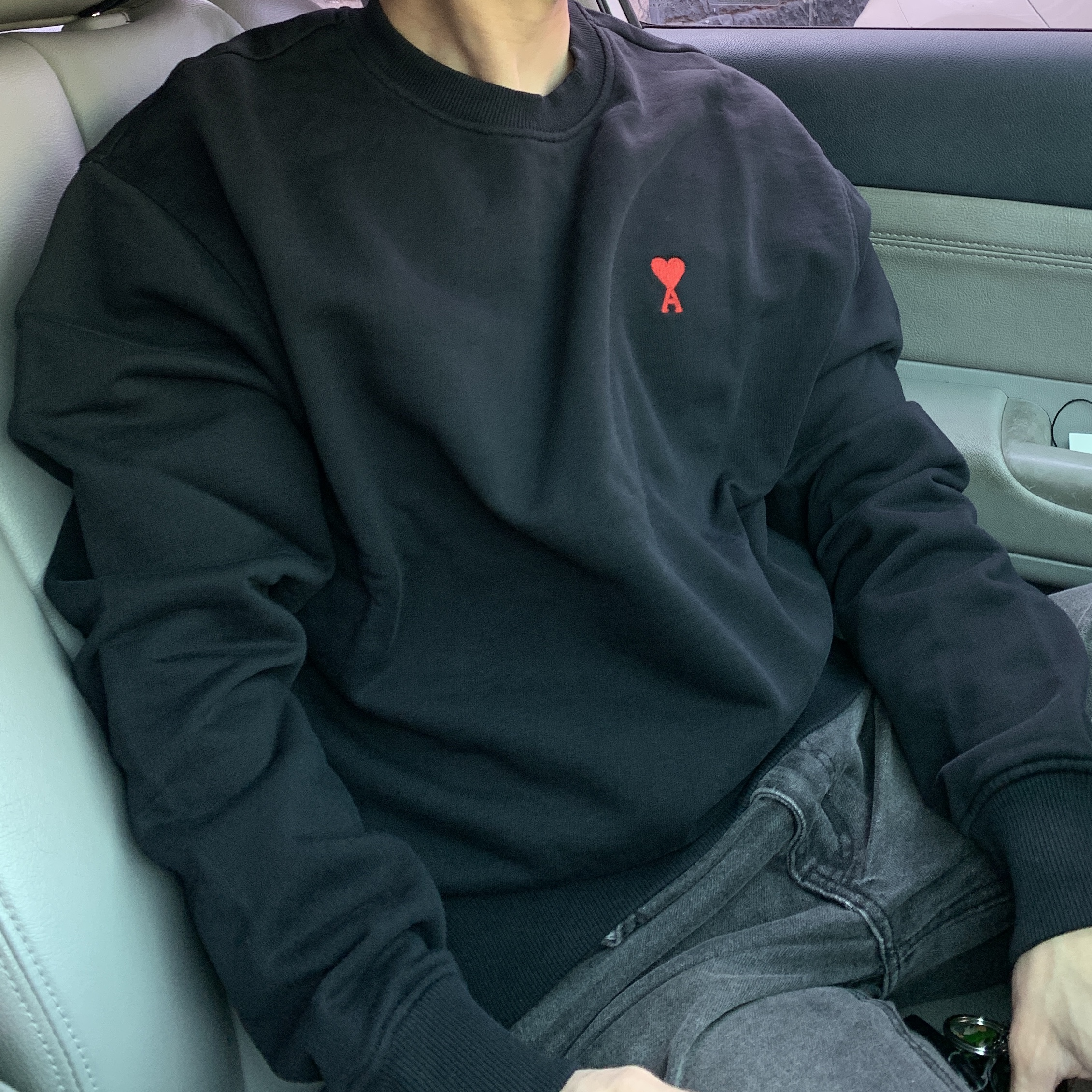 AMI de Coeur Sweatshirt Black 착용 스타일 - 1