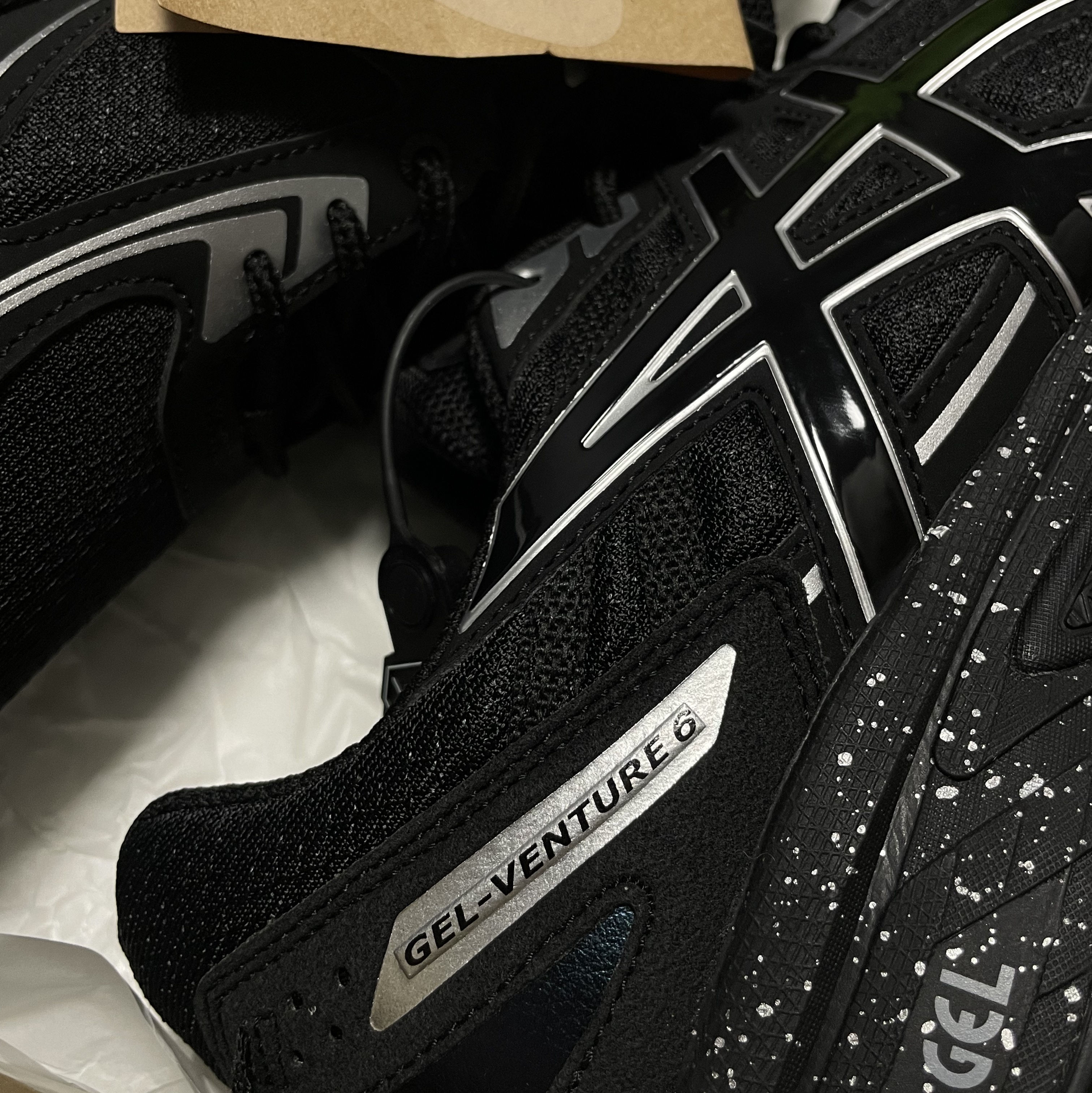 Asics Gel-Venture 6 Trail Black 착용 스타일