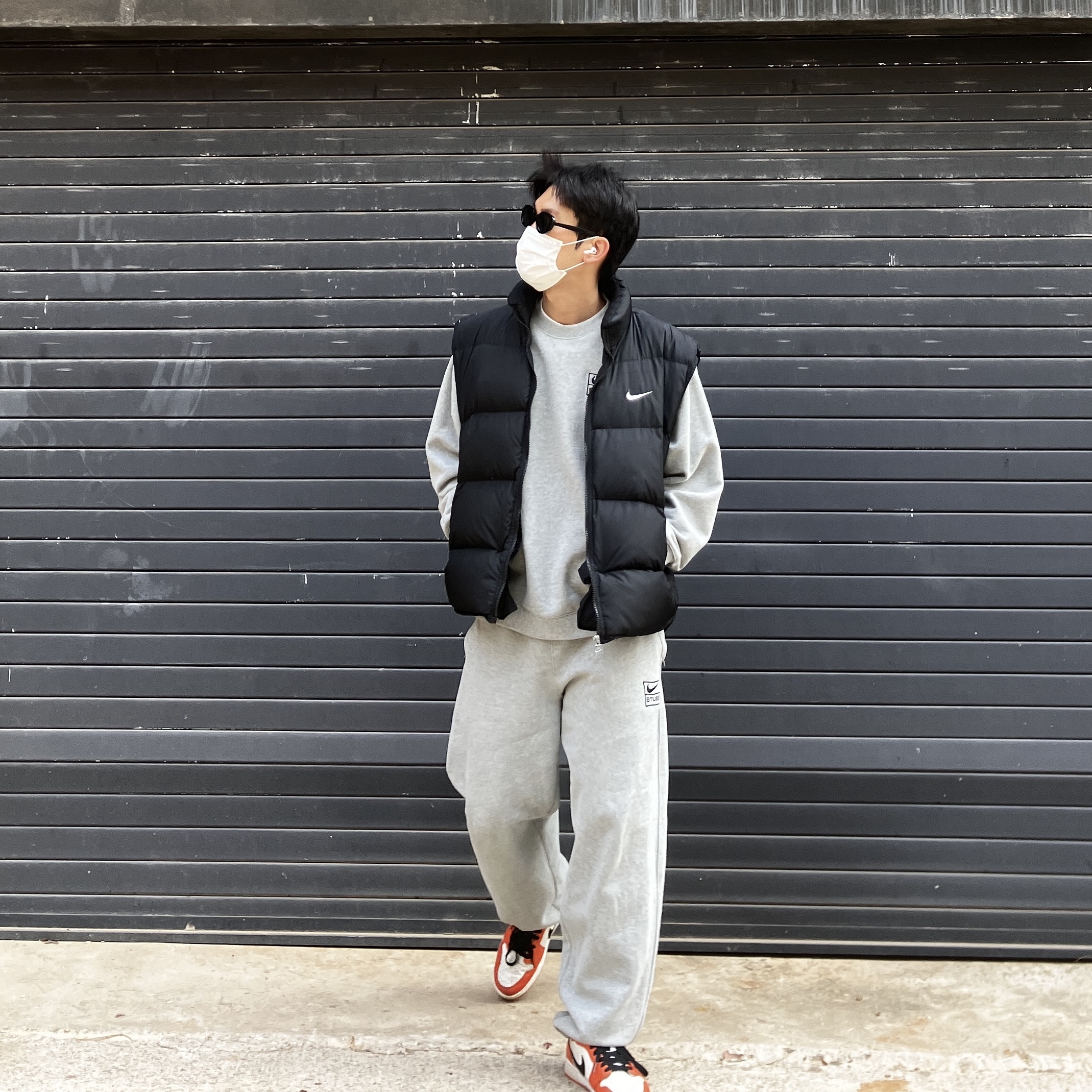 Jordan 1 Low OG Starfish, Nike x Stussy NRG BR Crew Fleece Grey 착용 스타일