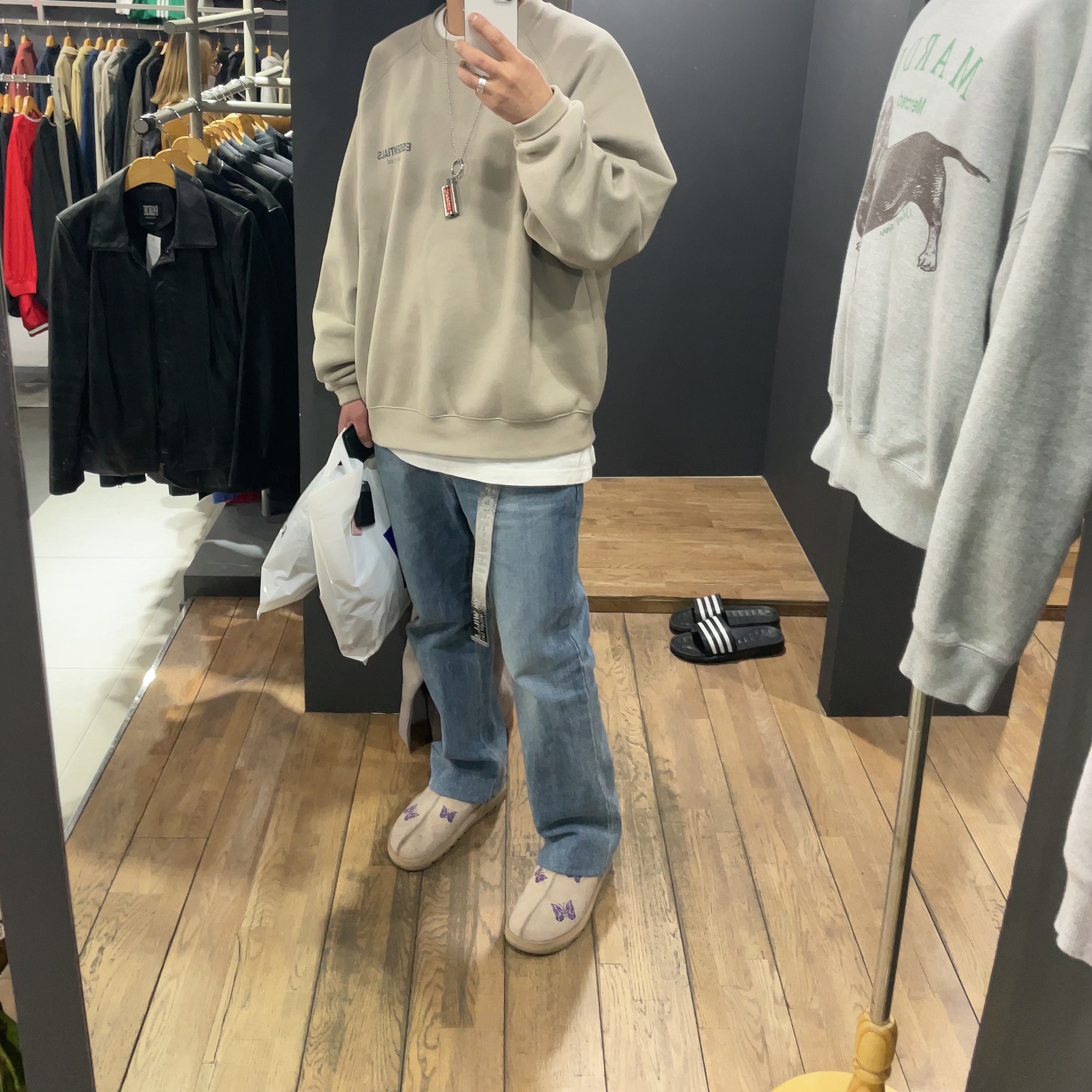 Reebok x Needles Beatnik Moc Modern Beige Extreme Purple, Supreme Hanes Tagless T-Shirt White (3 Pack) 착용 스타일