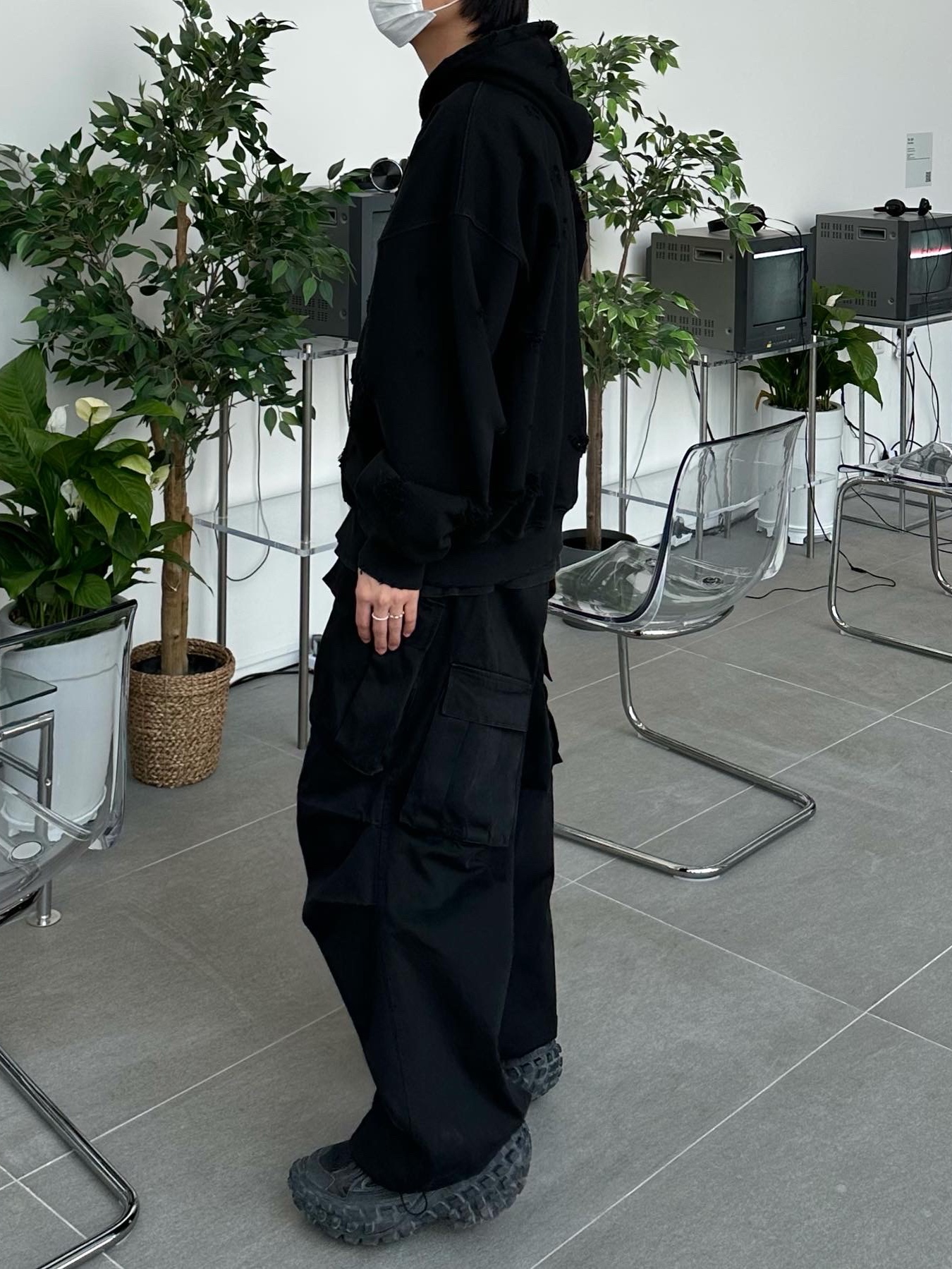 Undermycar Otter Oversized Damage-Washed Hood Zip-Up Sepia - 22FW, Balenciaga Defender Sneakers Black 착용 스타일 - 4