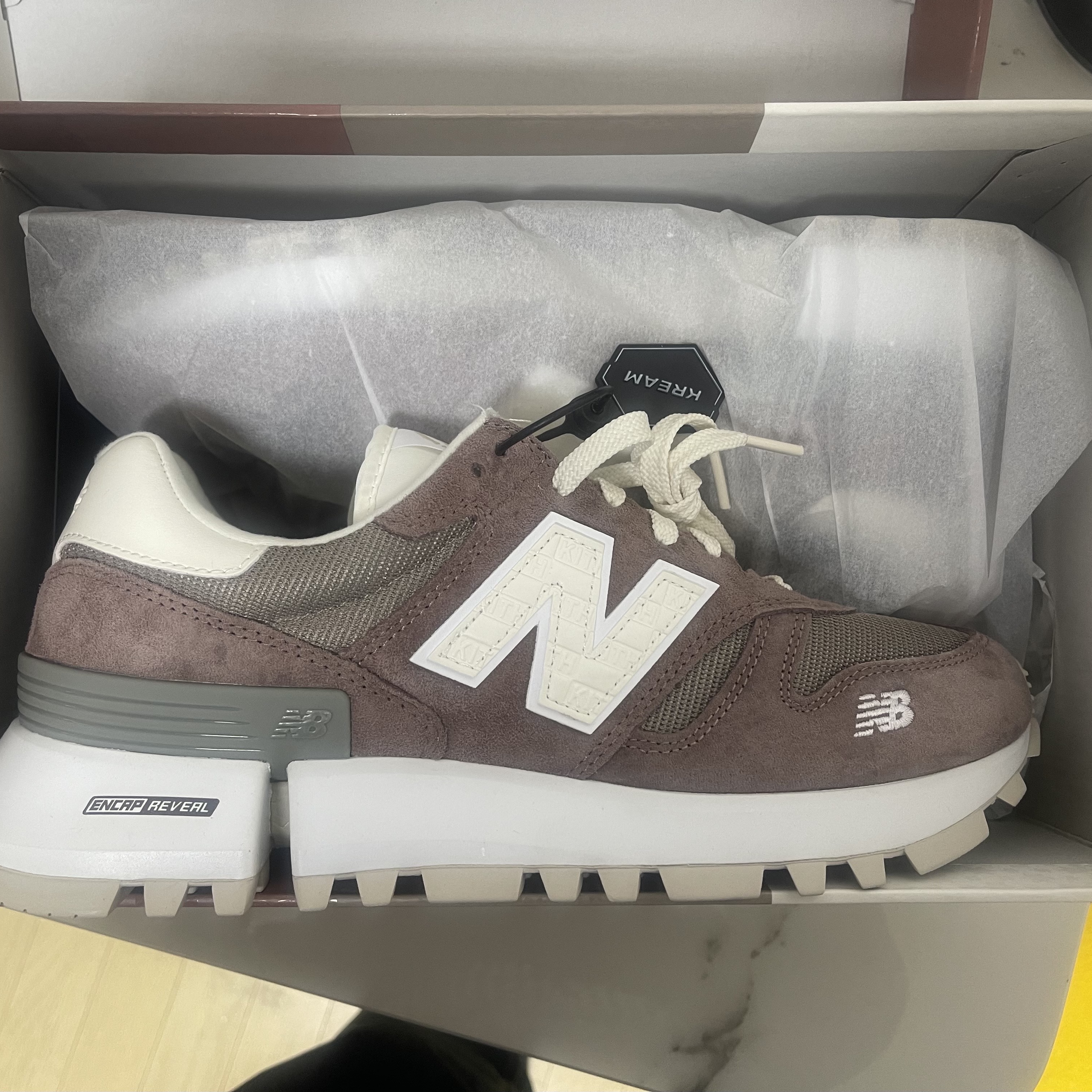 New Balance x Kith R_C 1300 10th Anniversary Antler 착용 스타일 - 2