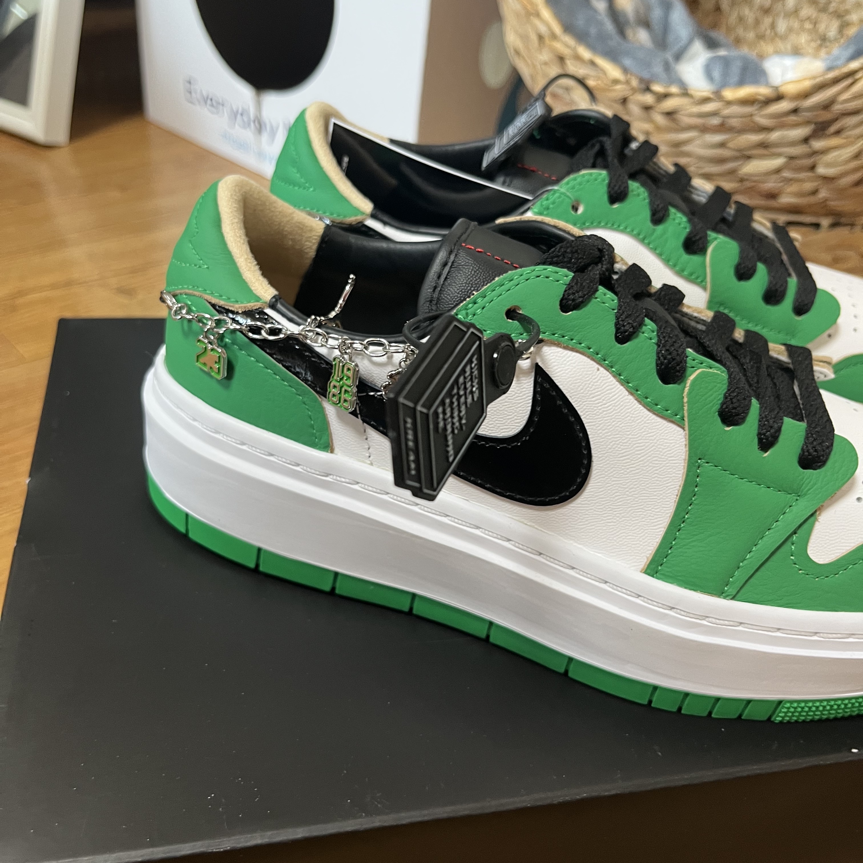 (W) Jordan 1 Elevate Low SE Lucky Green 착용 스타일