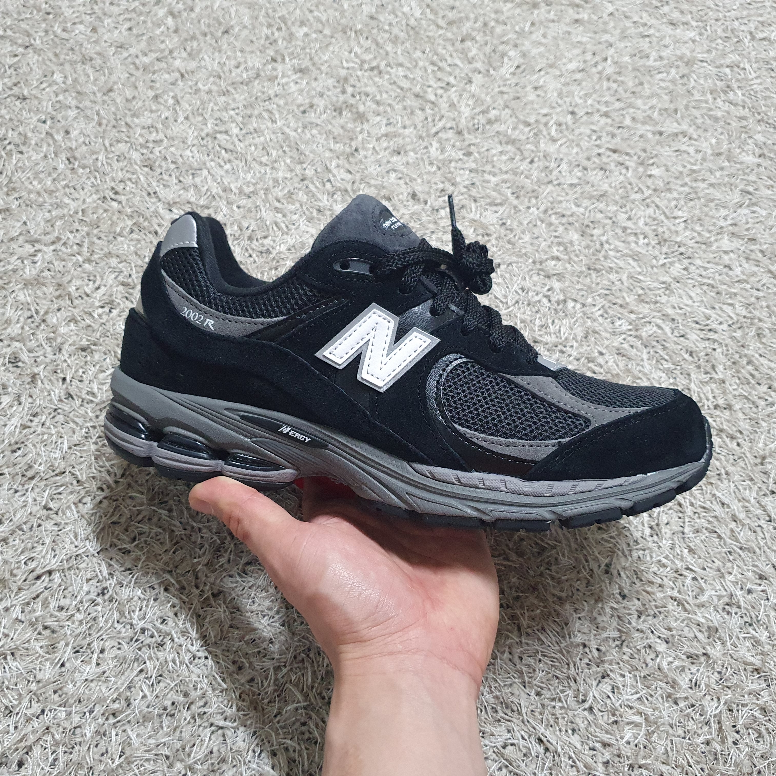 New Balance 2002R Black Dark Grey - JD Sports Exclusive 착용 스타일