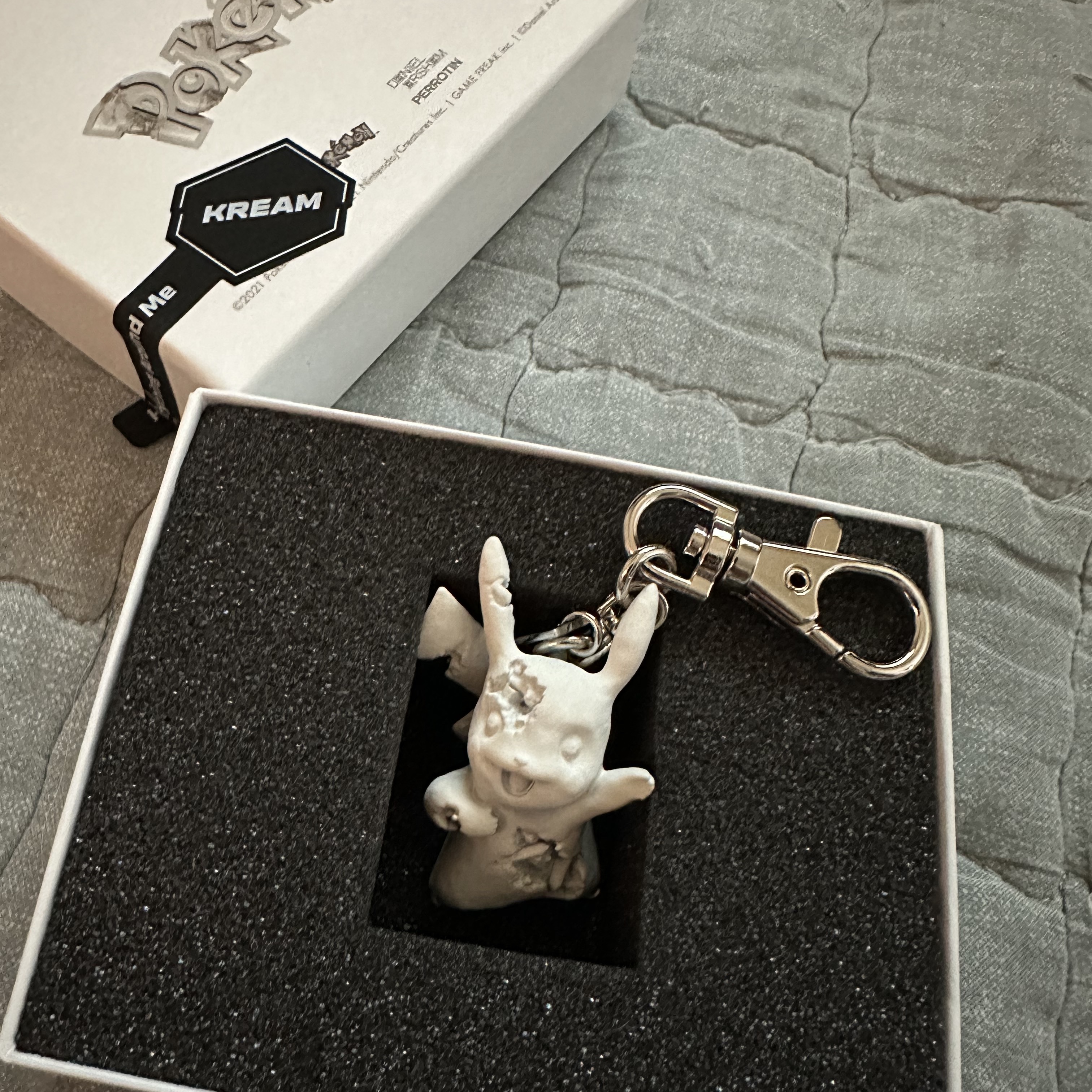 ポケモン Daniel Arsham キーホルダー ダニエルアーシャム ポケモン