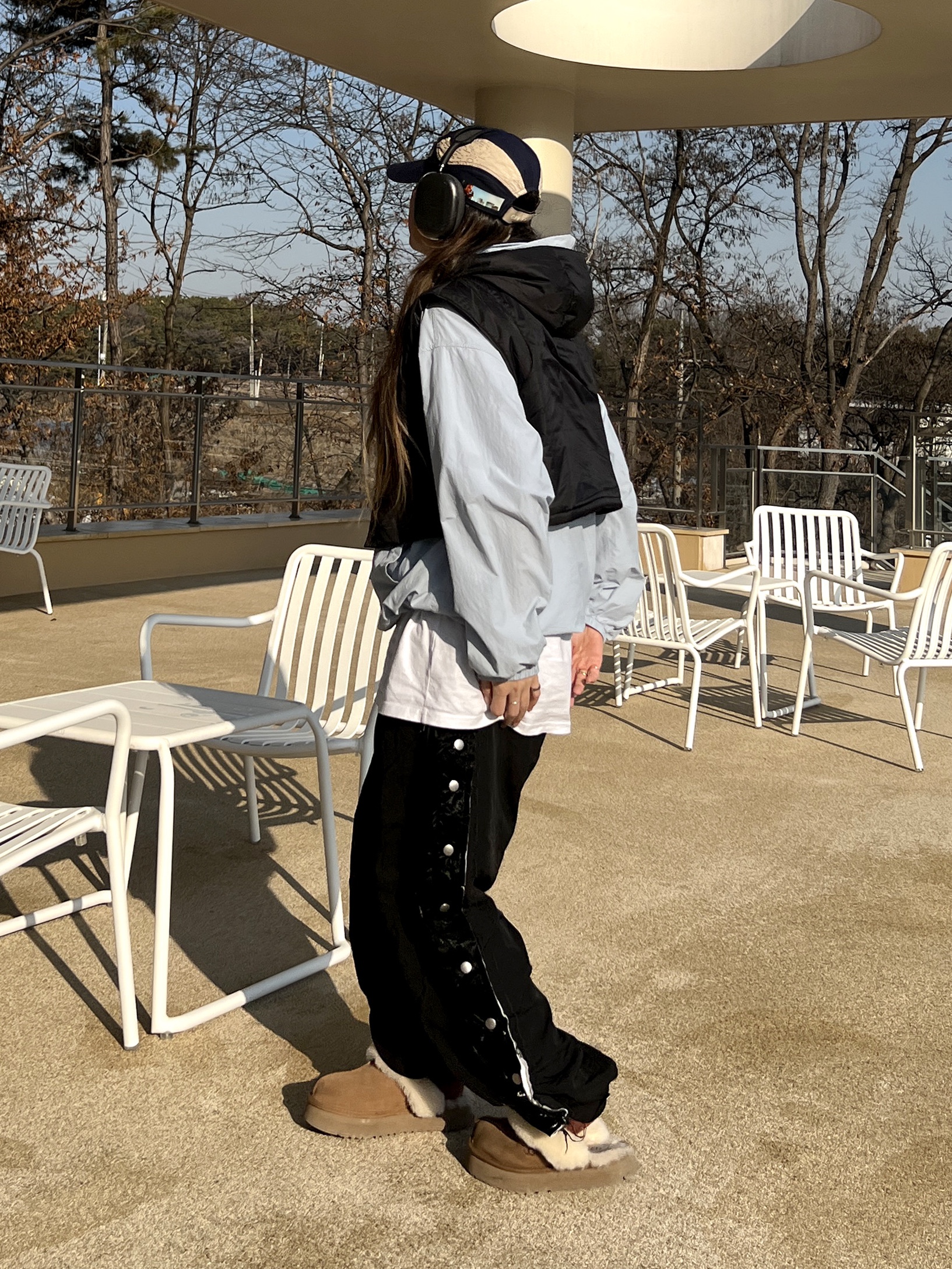 (W) UGG Disquette Slipper Chestnut, Nike x Cav Empt Tailwind Running Cap Navy 착용 스타일 - 4